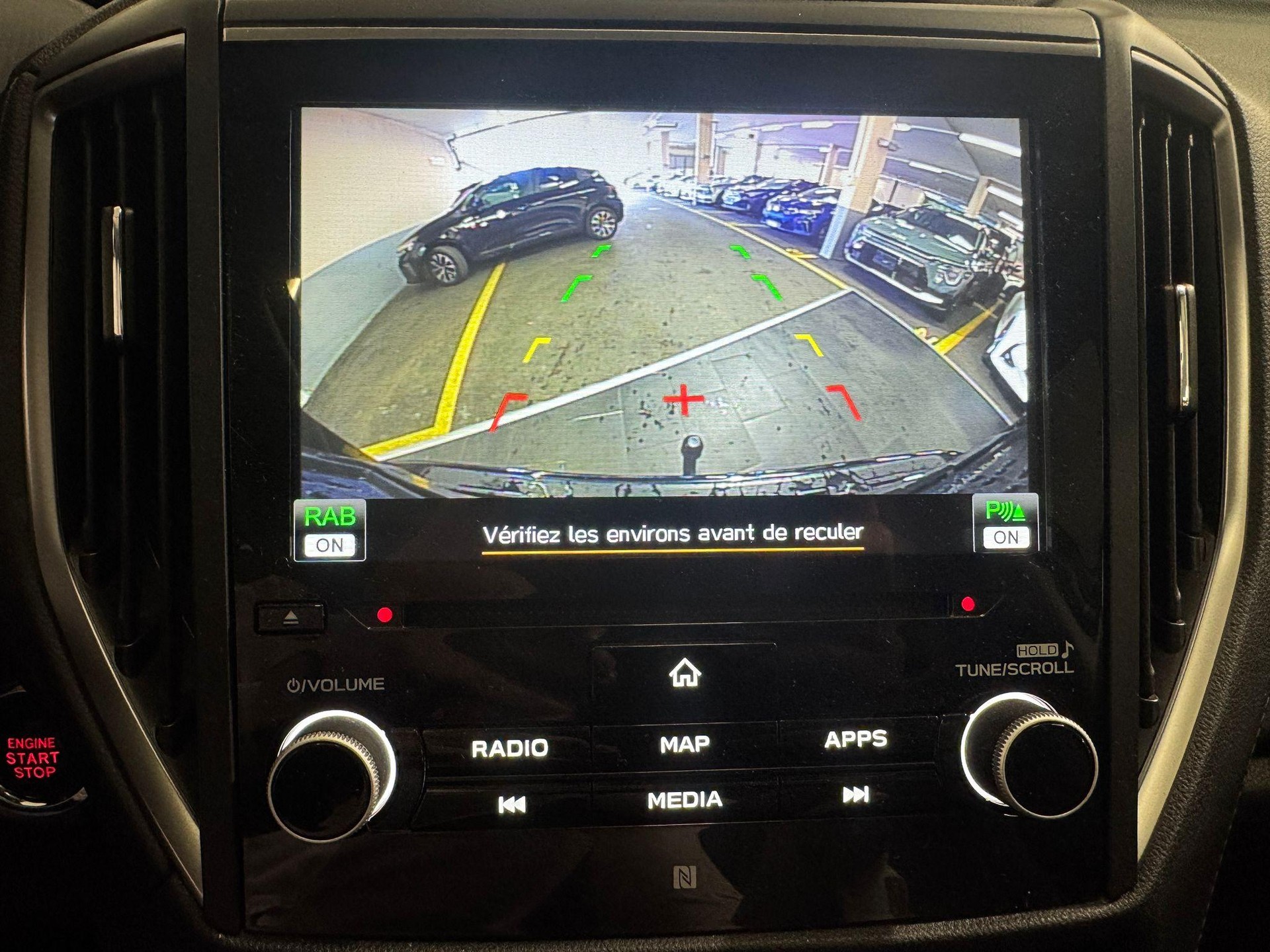 SUBARU Forester Station 2.0i e-Boxer Black Edition-image-9