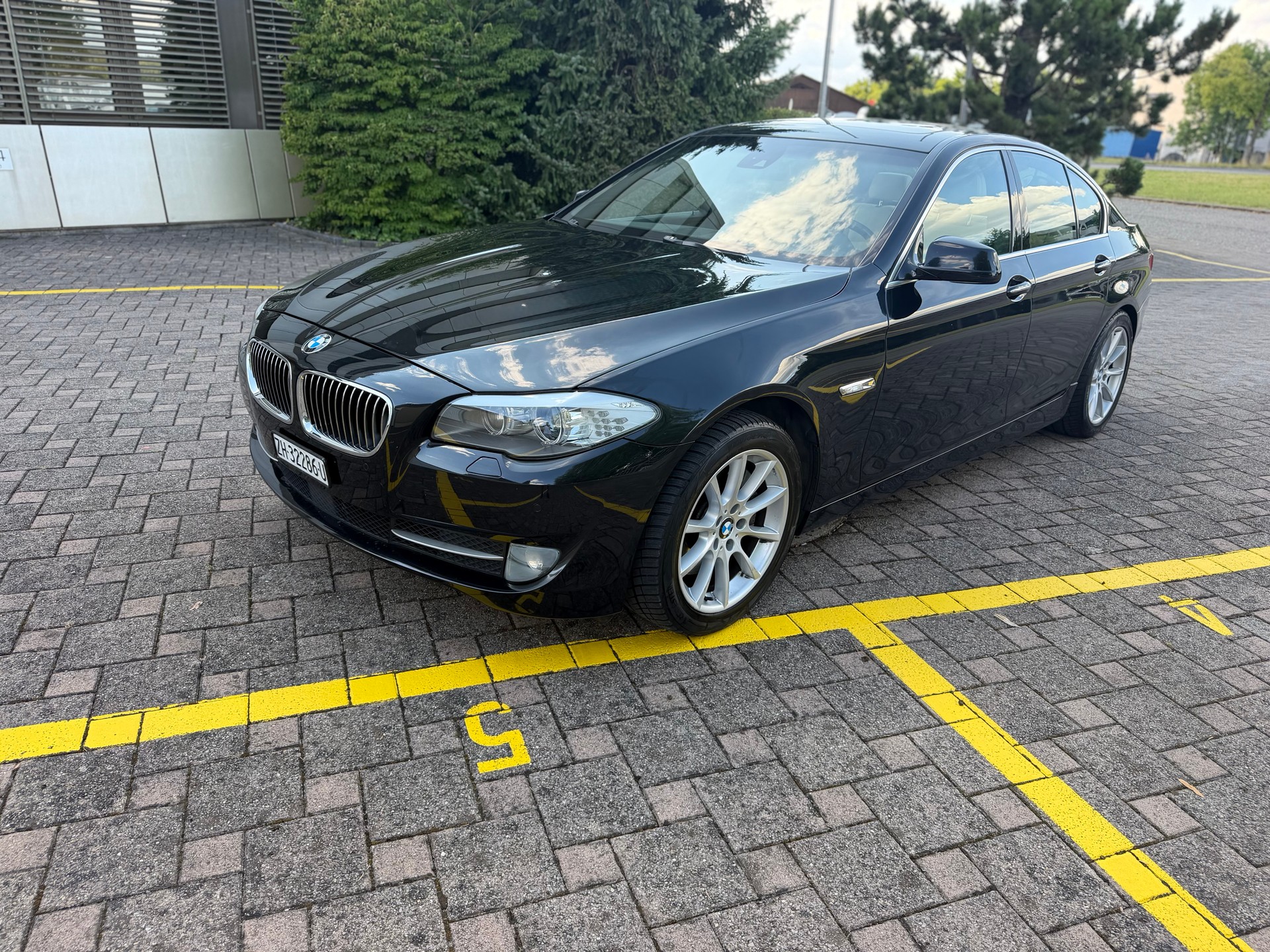BMW 535i xDrive Steptronic-image-0
