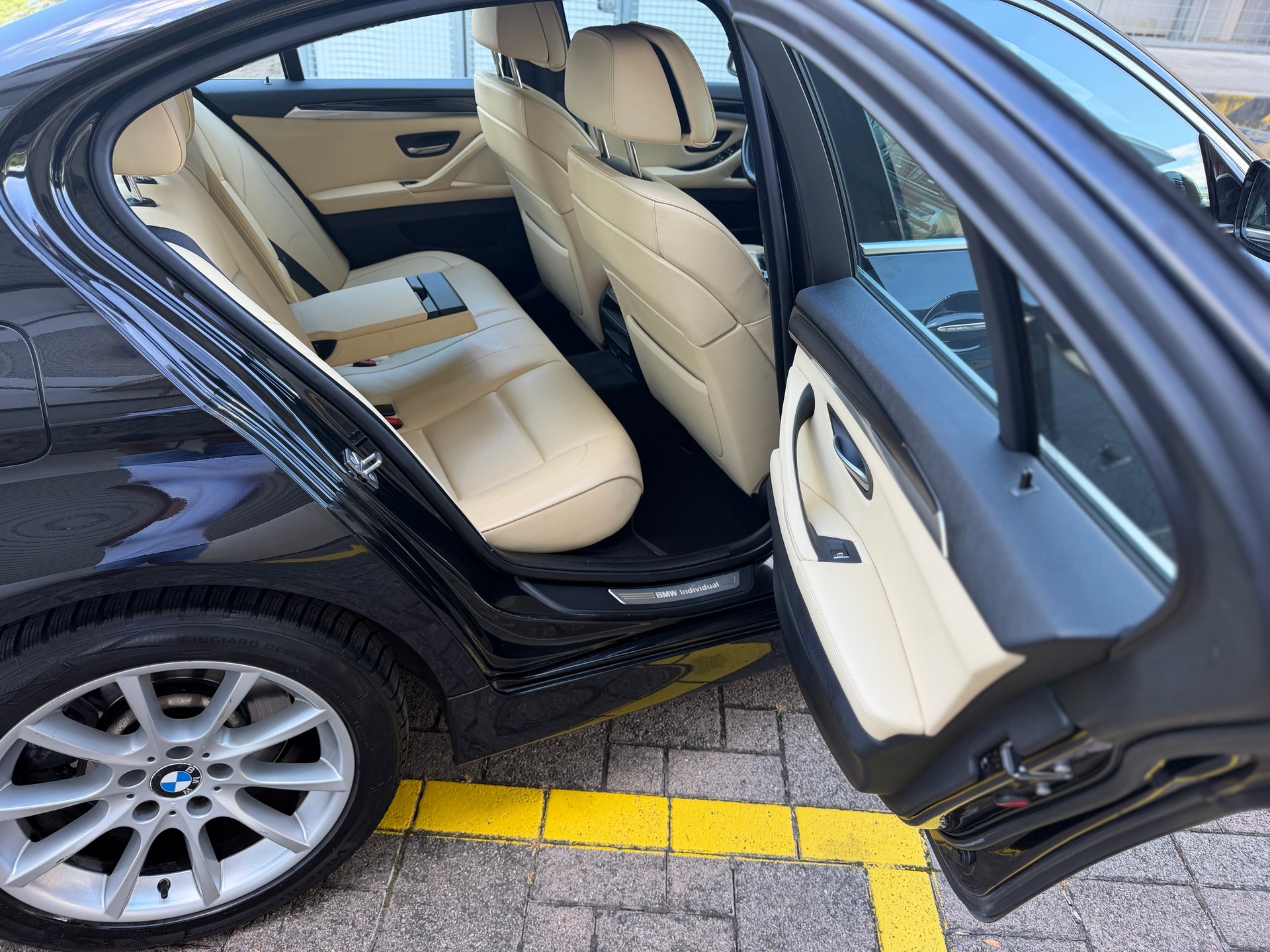BMW 535i xDrive Steptronic-image-12
