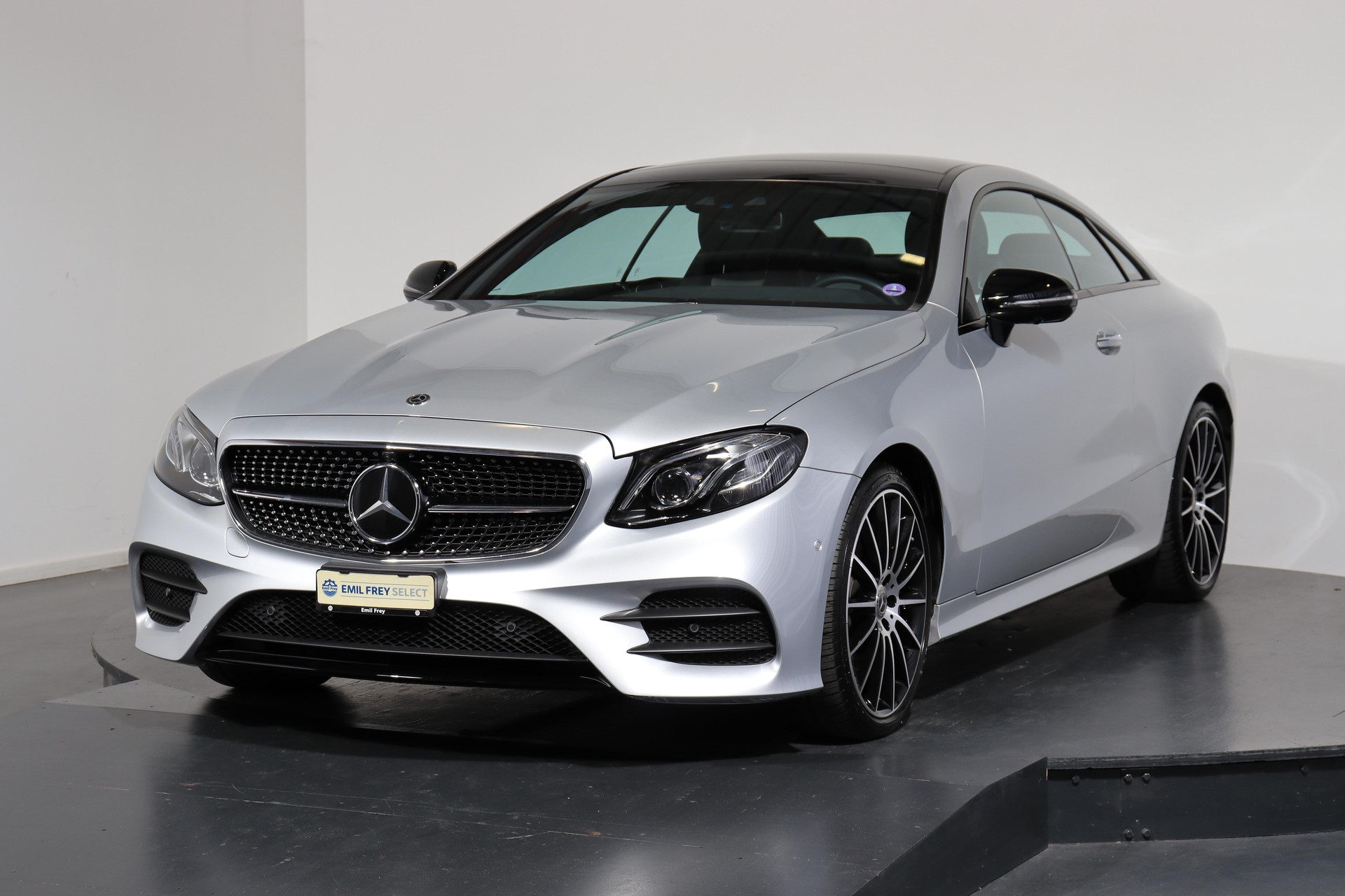 MERCEDES-BENZ E 300 Avantgarde Coupé-image-0