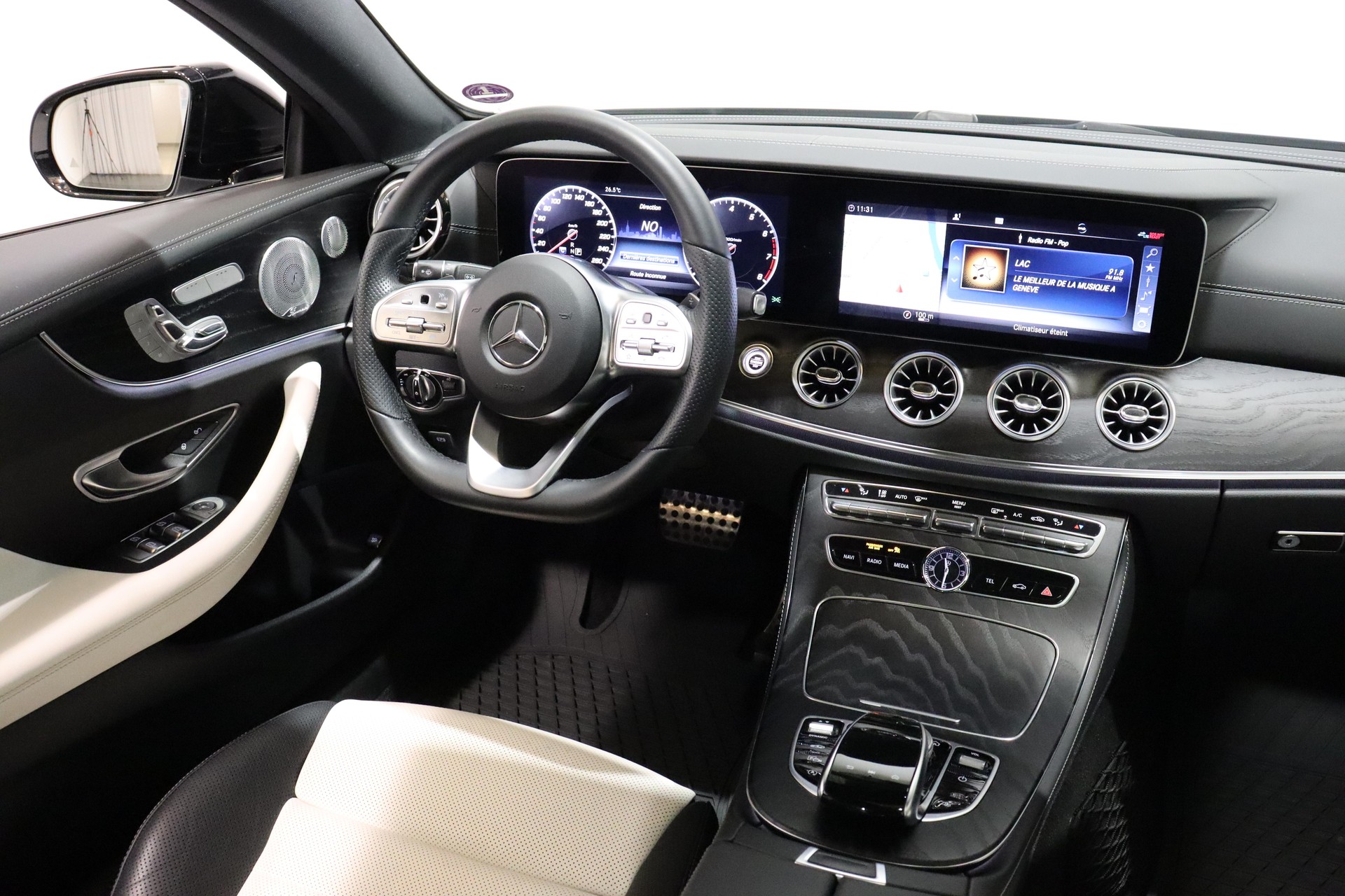 MERCEDES-BENZ E 300 Avantgarde Coupé-image-7