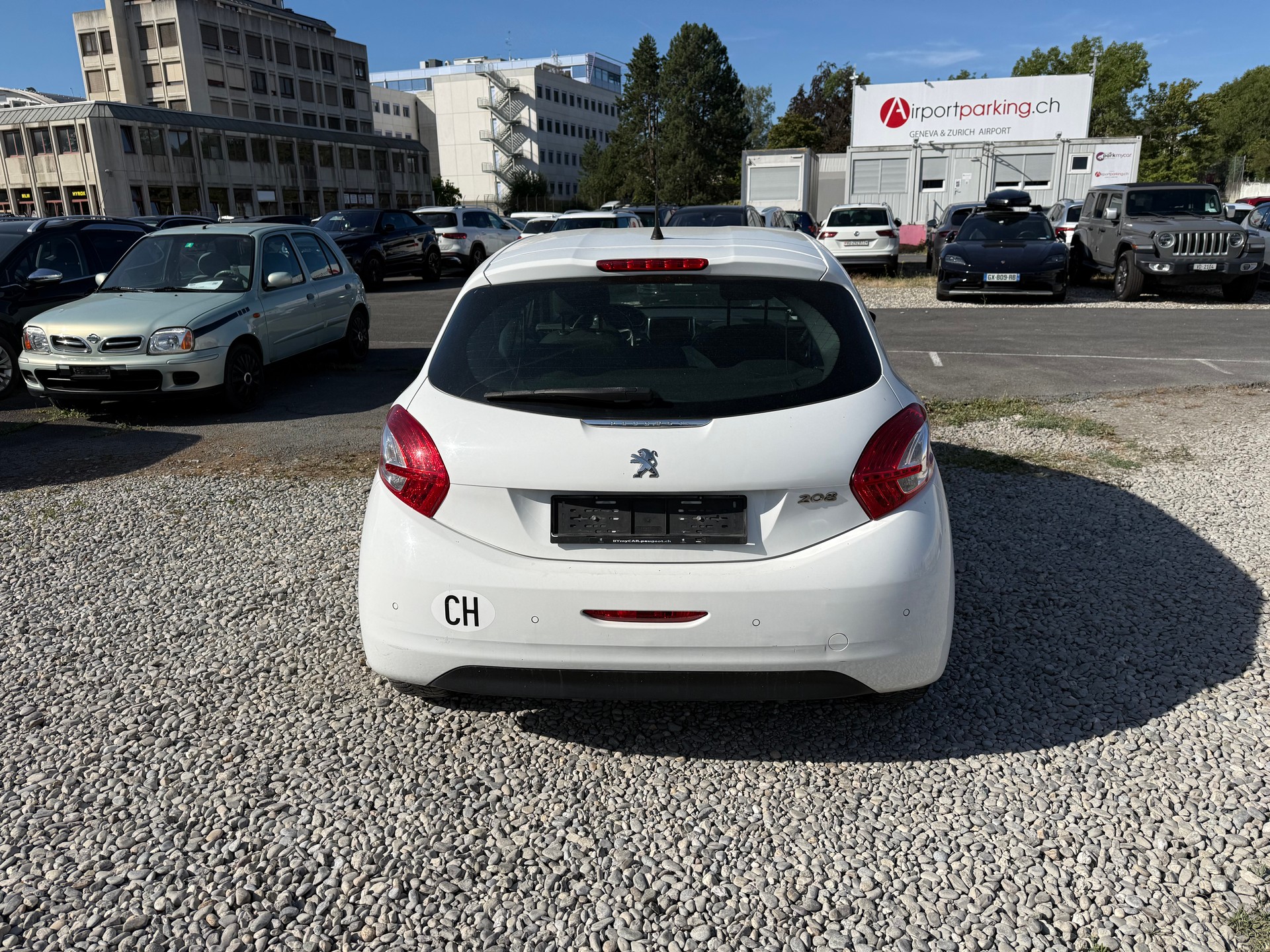 PEUGEOT 208 1.2 VTI Active-image-1