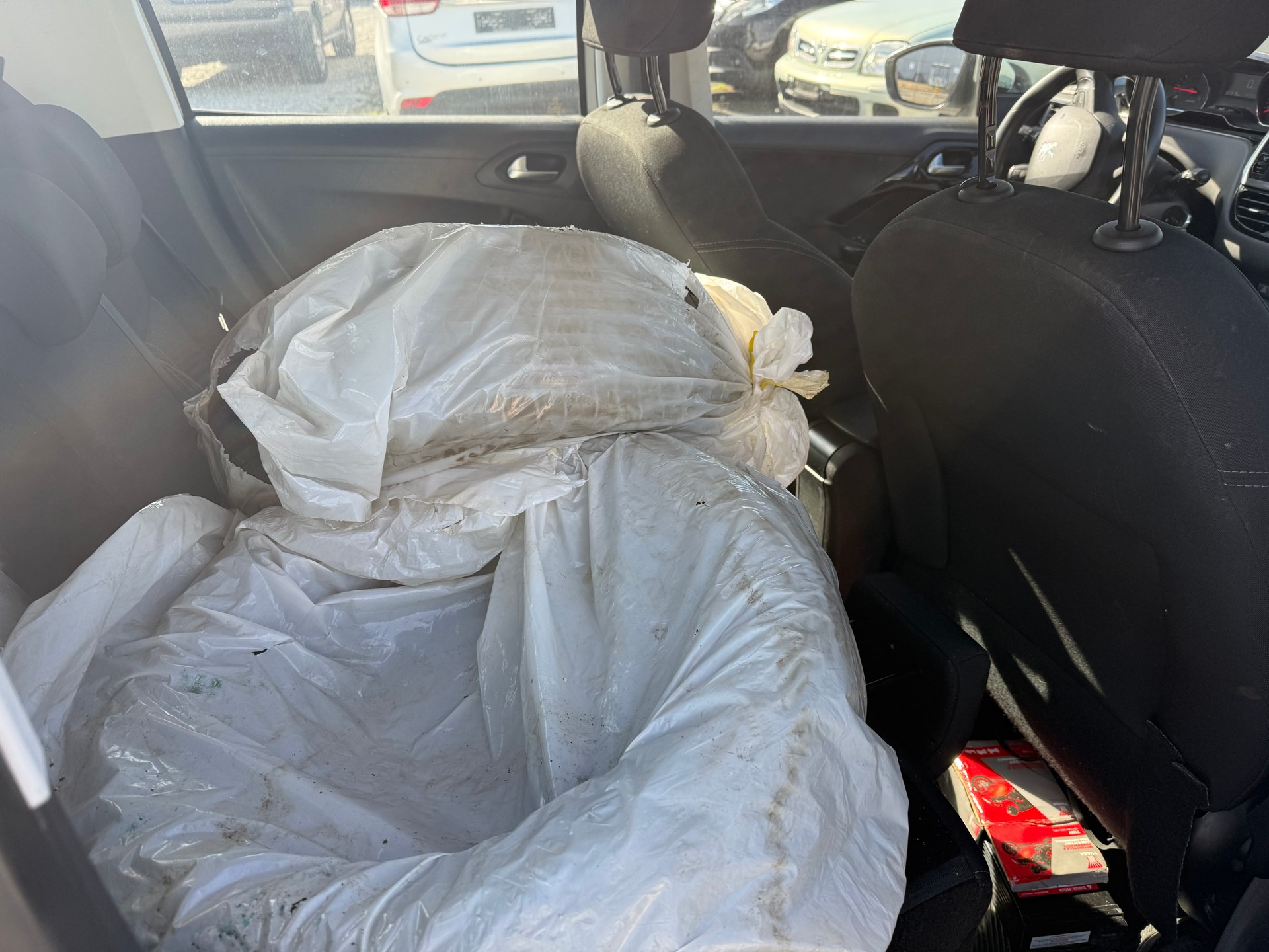 PEUGEOT 208 1.2 VTI Active-image-4