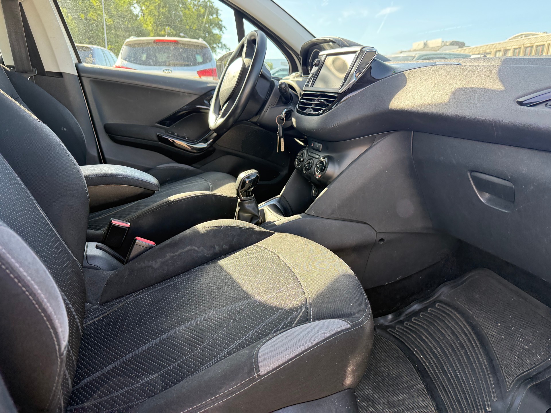 PEUGEOT 208 1.2 VTI Active-image-5