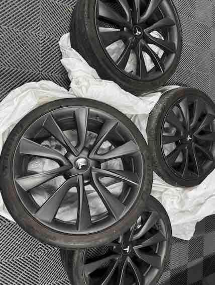TESLA Performance Dual Motor AWD-image-17