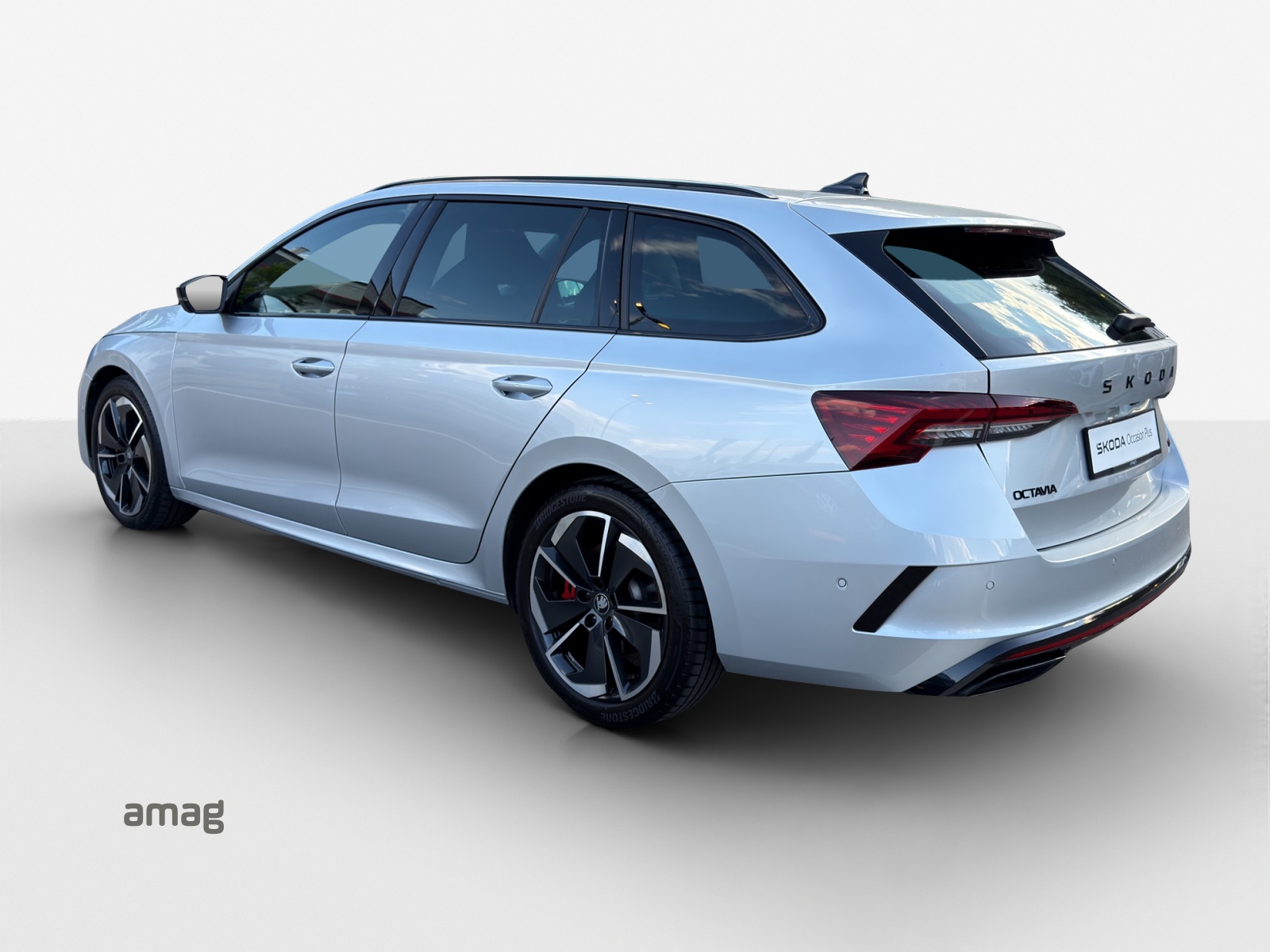 SKODA Octavia Combi 2.0 TSI DSG RS-image-2