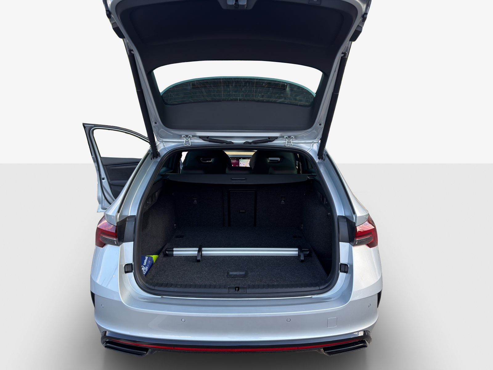 SKODA Octavia Combi 2.0 TSI DSG RS-image-12