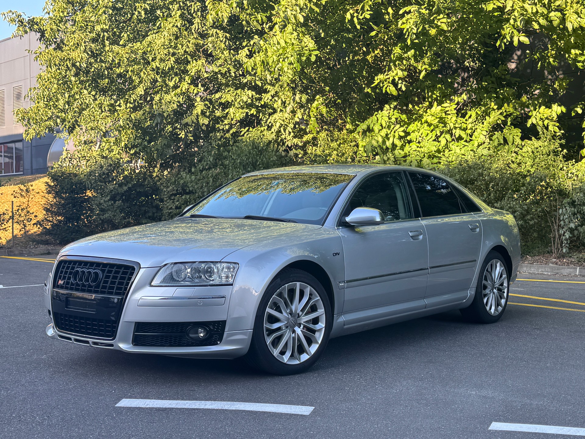 AUDI S8 5.2 V10 quattro tiptronic-image-0