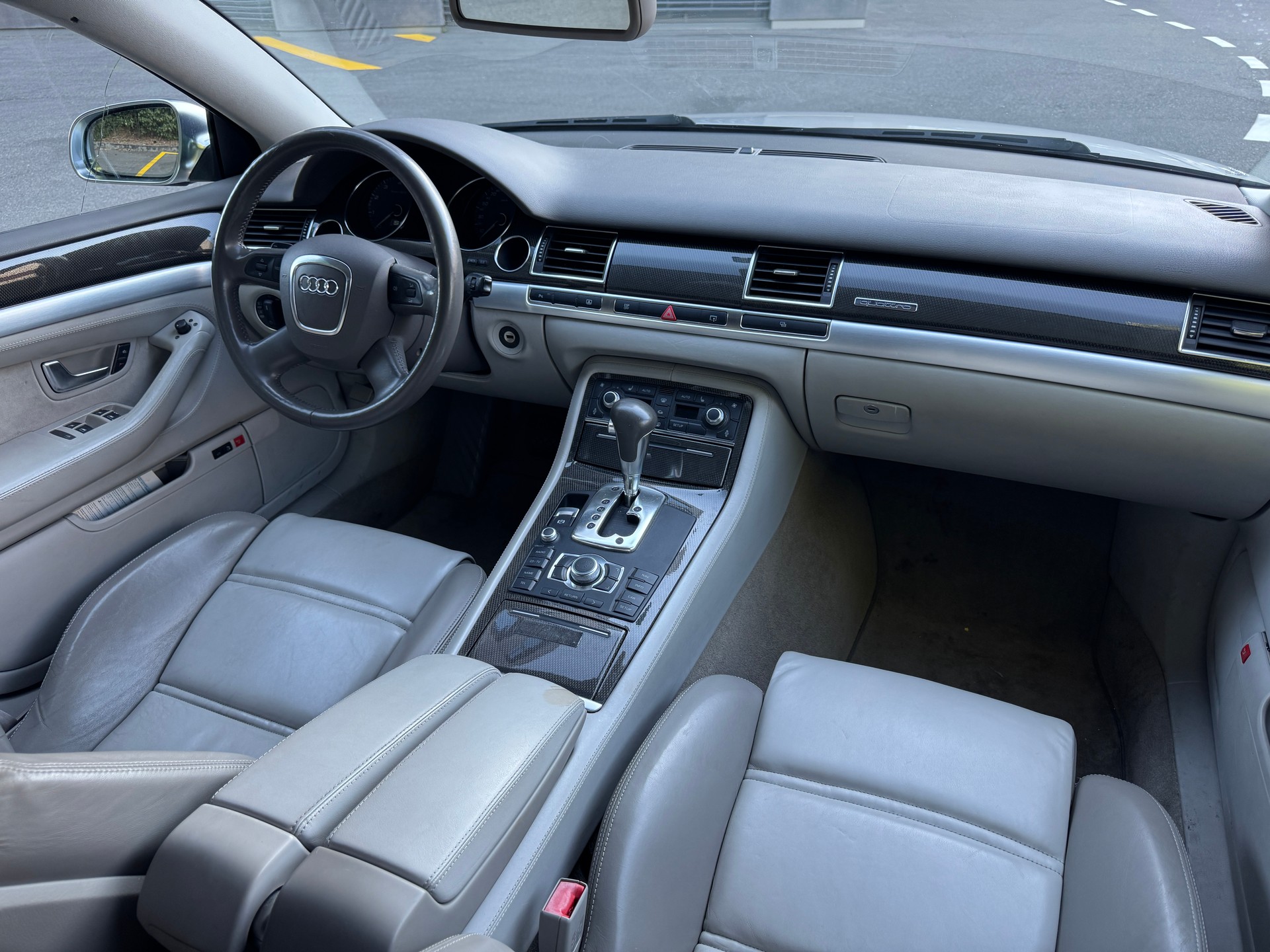 AUDI S8 5.2 V10 quattro tiptronic-image-10