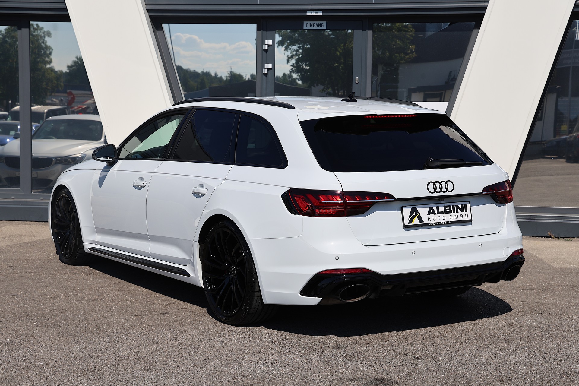 AUDI RS4 Avant quattro tiptronic *CH-Fahrzeug*-image-5
