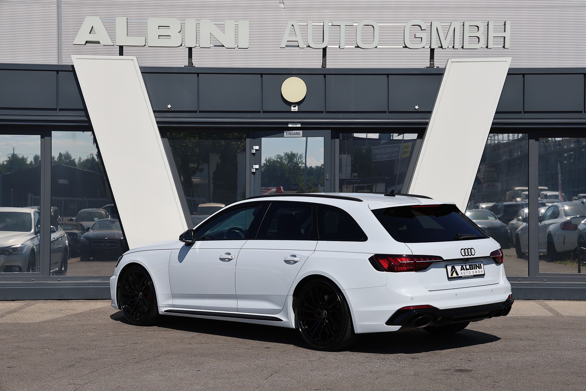 AUDI RS4 Avant quattro tiptronic *CH-Fahrzeug*-image-4