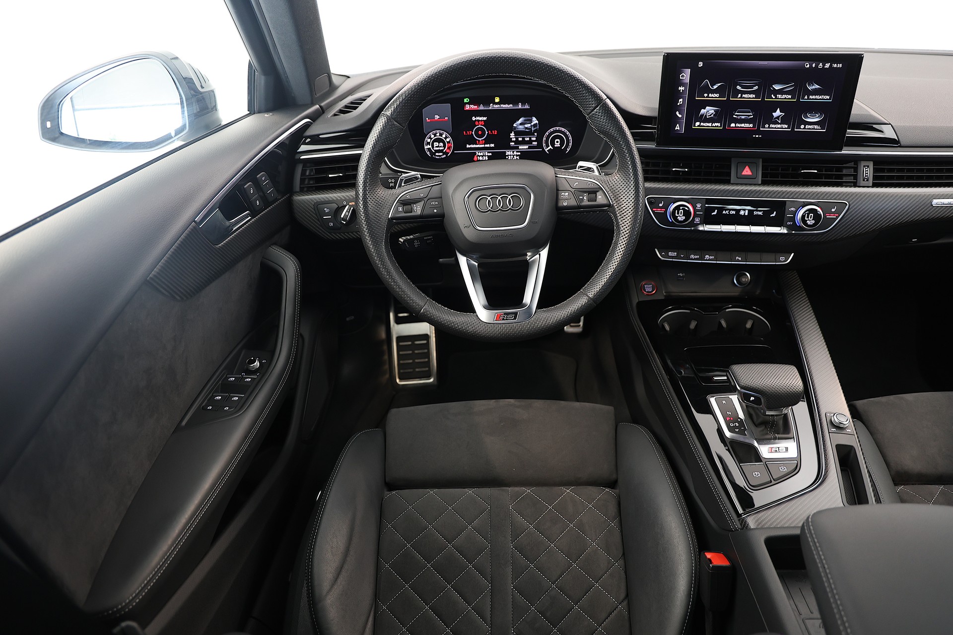 AUDI RS4 Avant quattro tiptronic *CH-Fahrzeug*-image-11