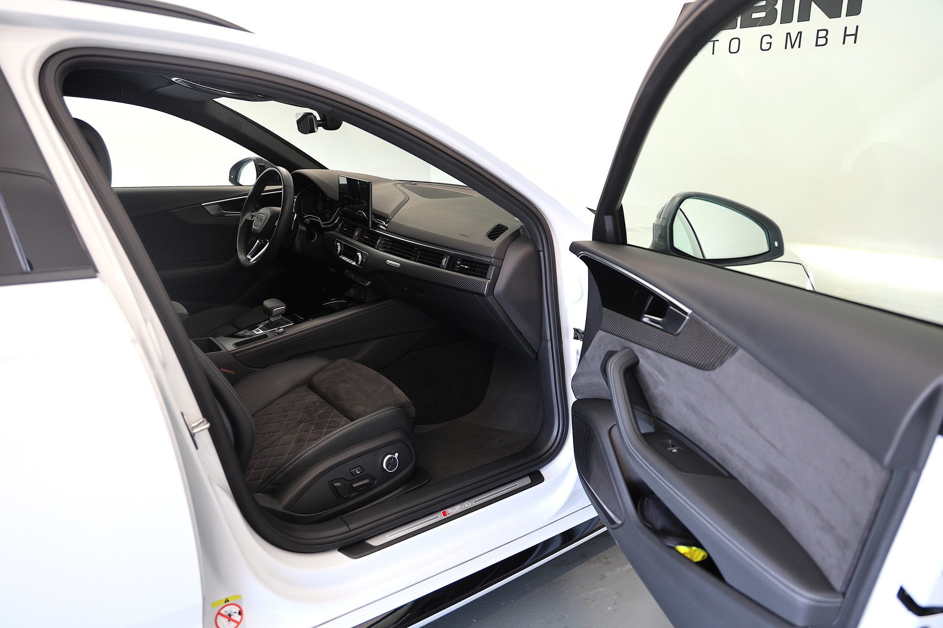 AUDI RS4 Avant quattro tiptronic *CH-Fahrzeug*-image-13