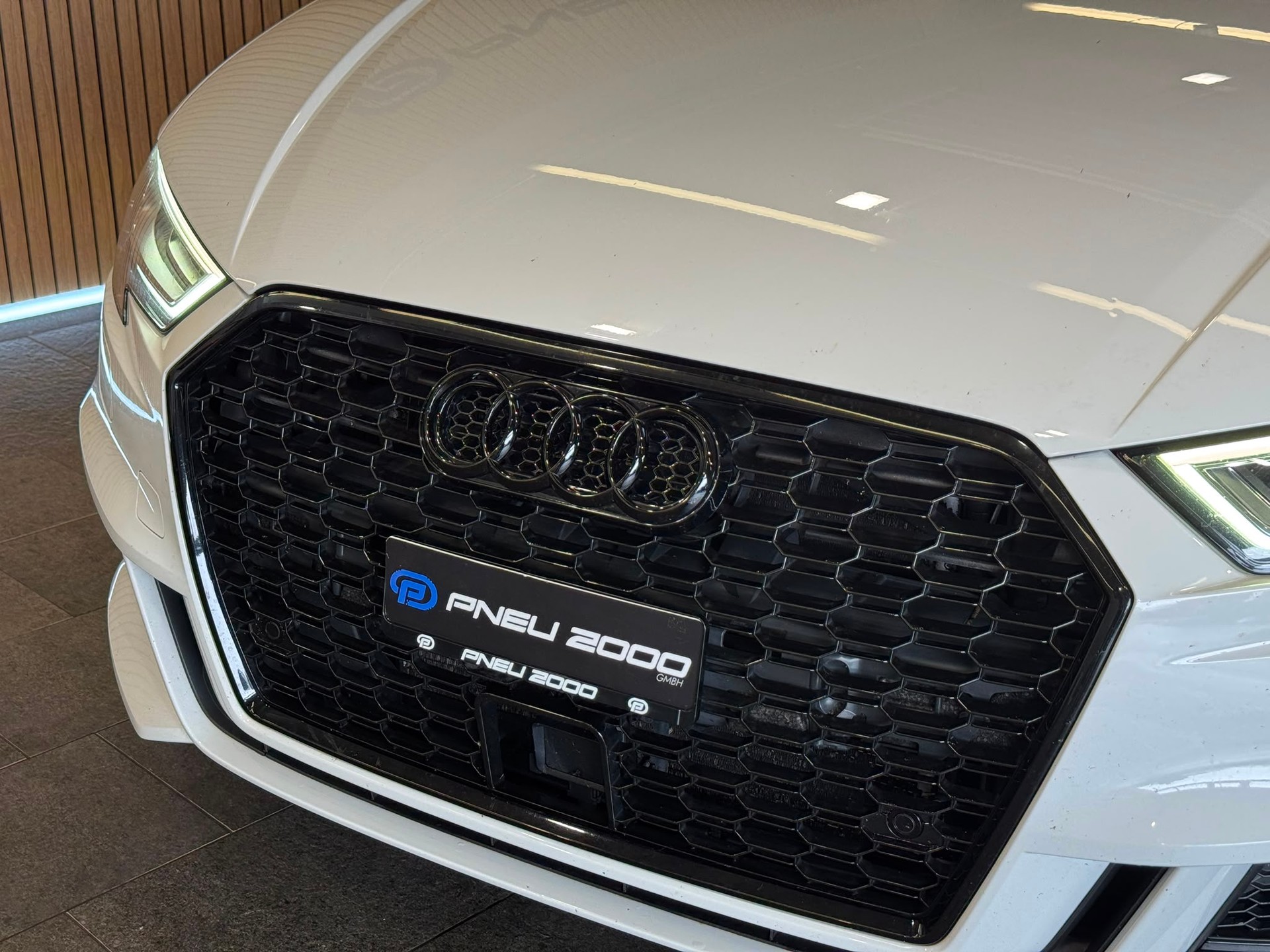 AUDI S3 Limousine 2.0 TFSI quattro S-tronic-image-2