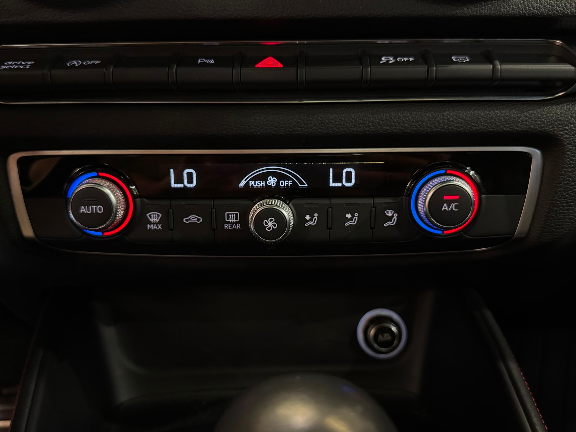 AUDI S3 Limousine 2.0 TFSI quattro S-tronic-image-22