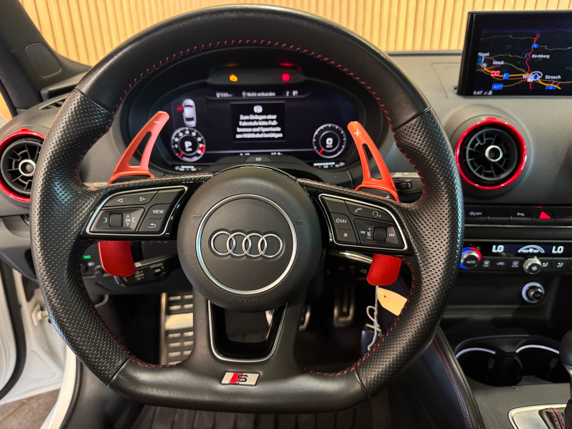 AUDI S3 Limousine 2.0 TFSI quattro S-tronic-image-11