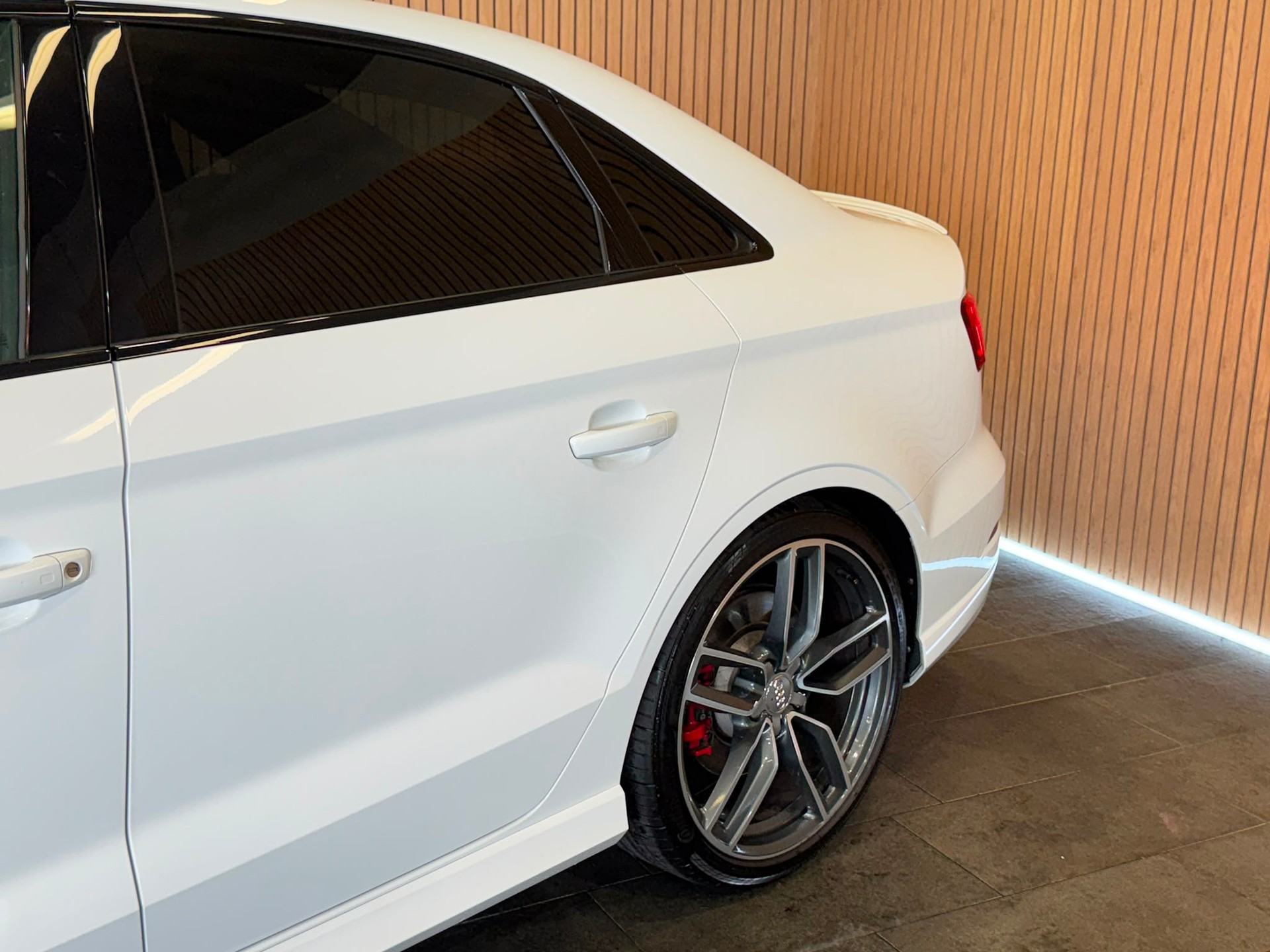 AUDI S3 Limousine 2.0 TFSI quattro S-tronic-image-3