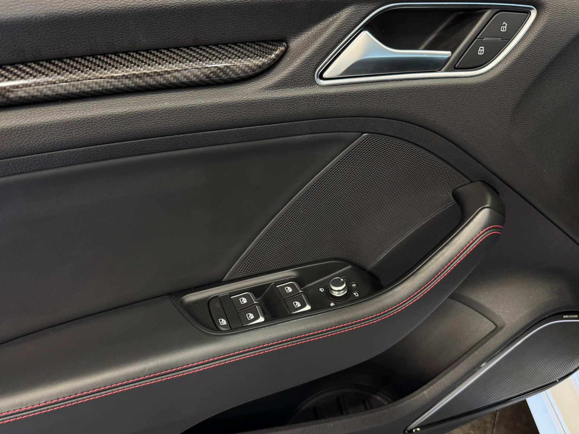 AUDI S3 Limousine 2.0 TFSI quattro S-tronic-image-9