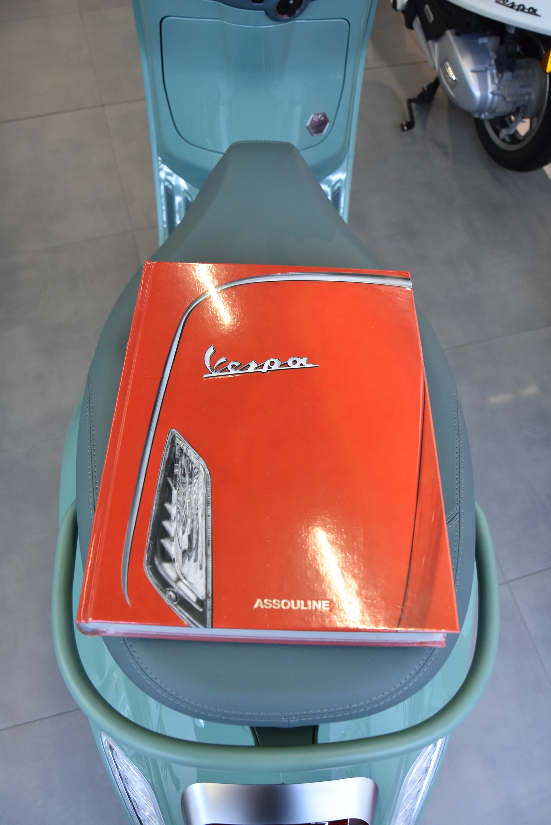 PIAGGIO 125 80th years-image-12