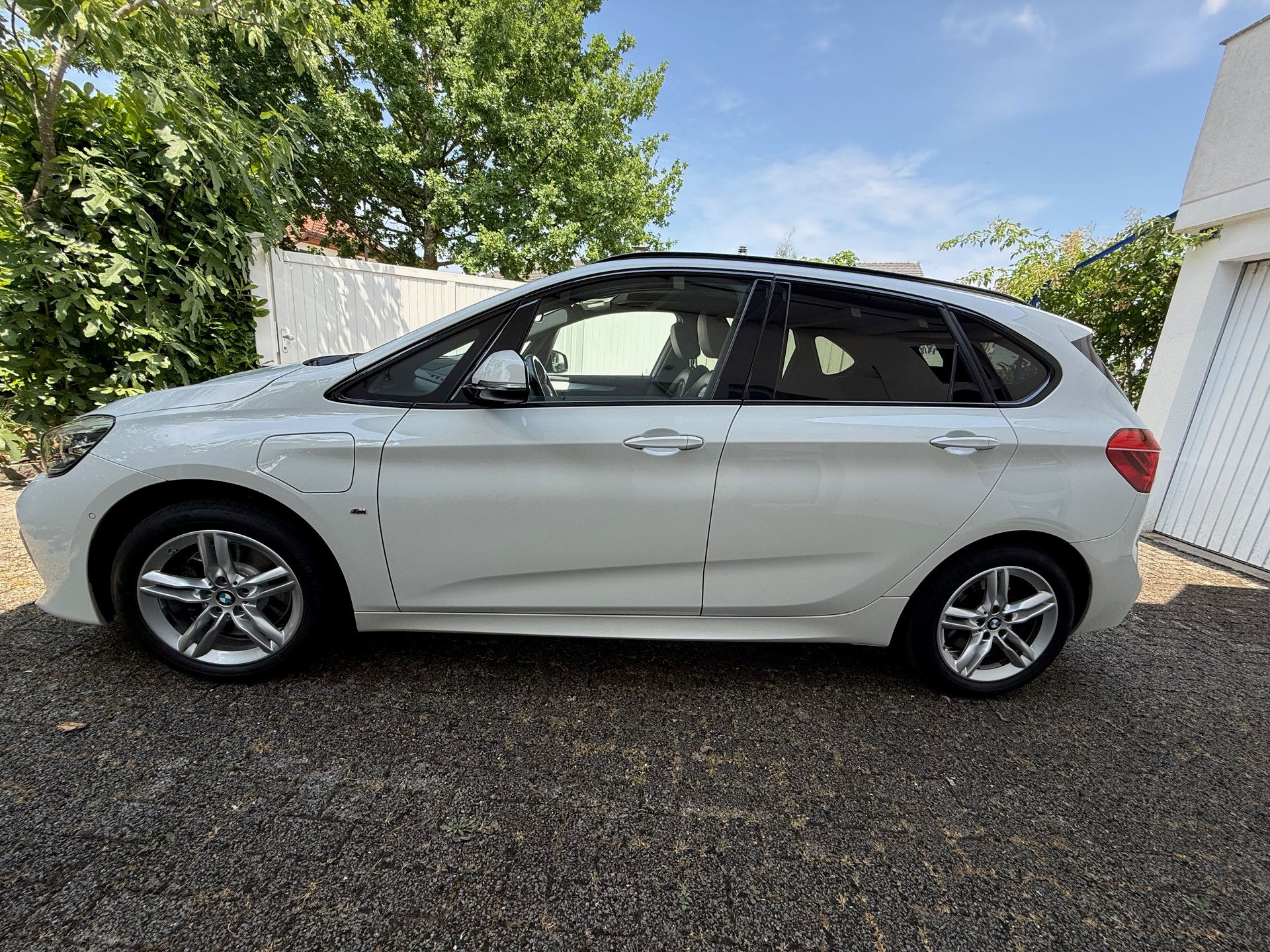 BMW 225xe Modell M Sport-image-1