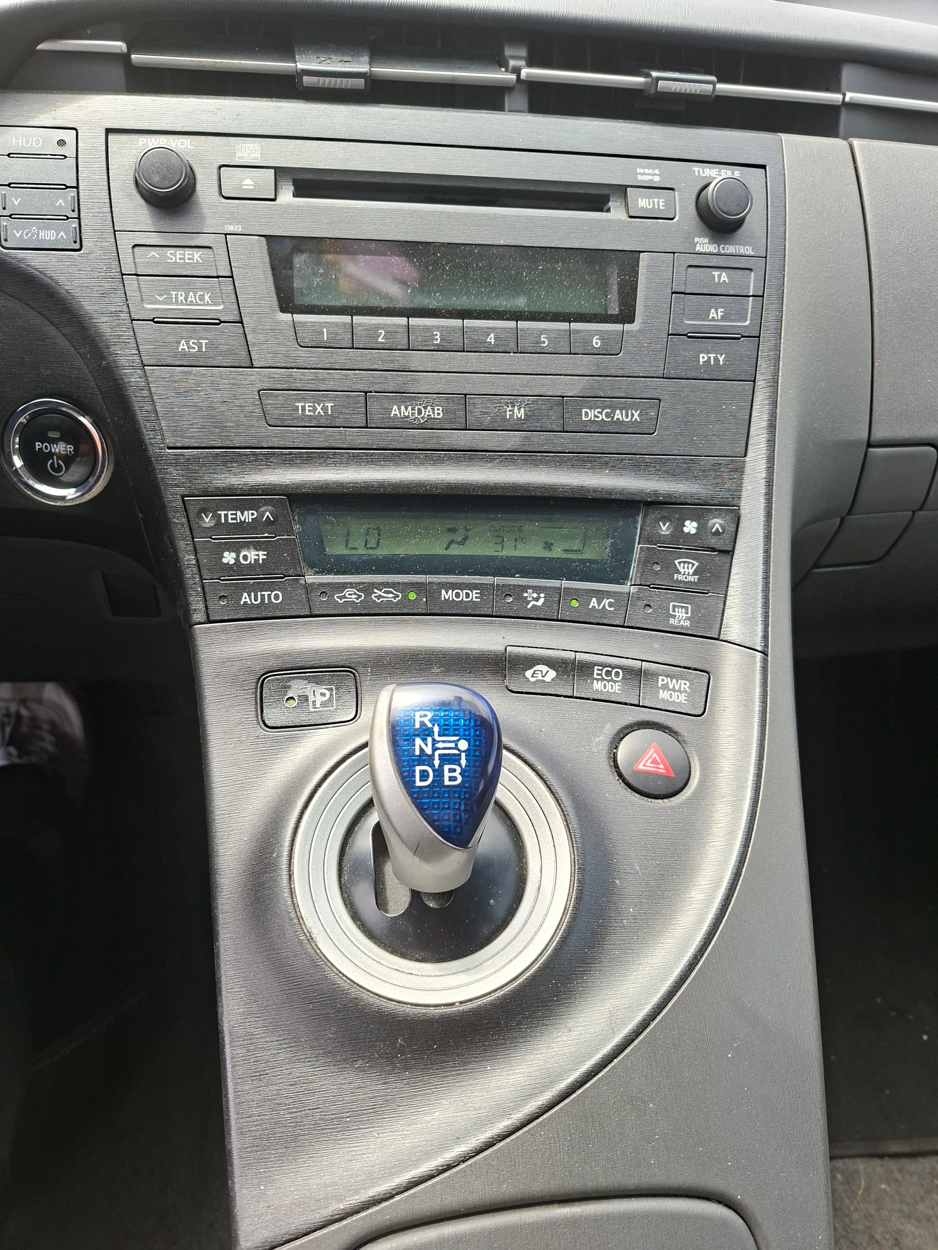 TOYOTA Prius 1.8 16V HSD Sol-image-10