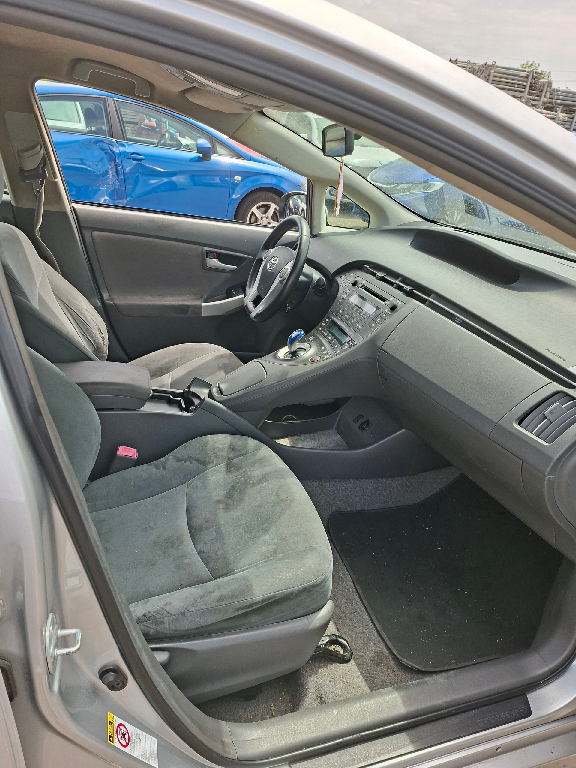 TOYOTA Prius 1.8 16V HSD Sol-image-6