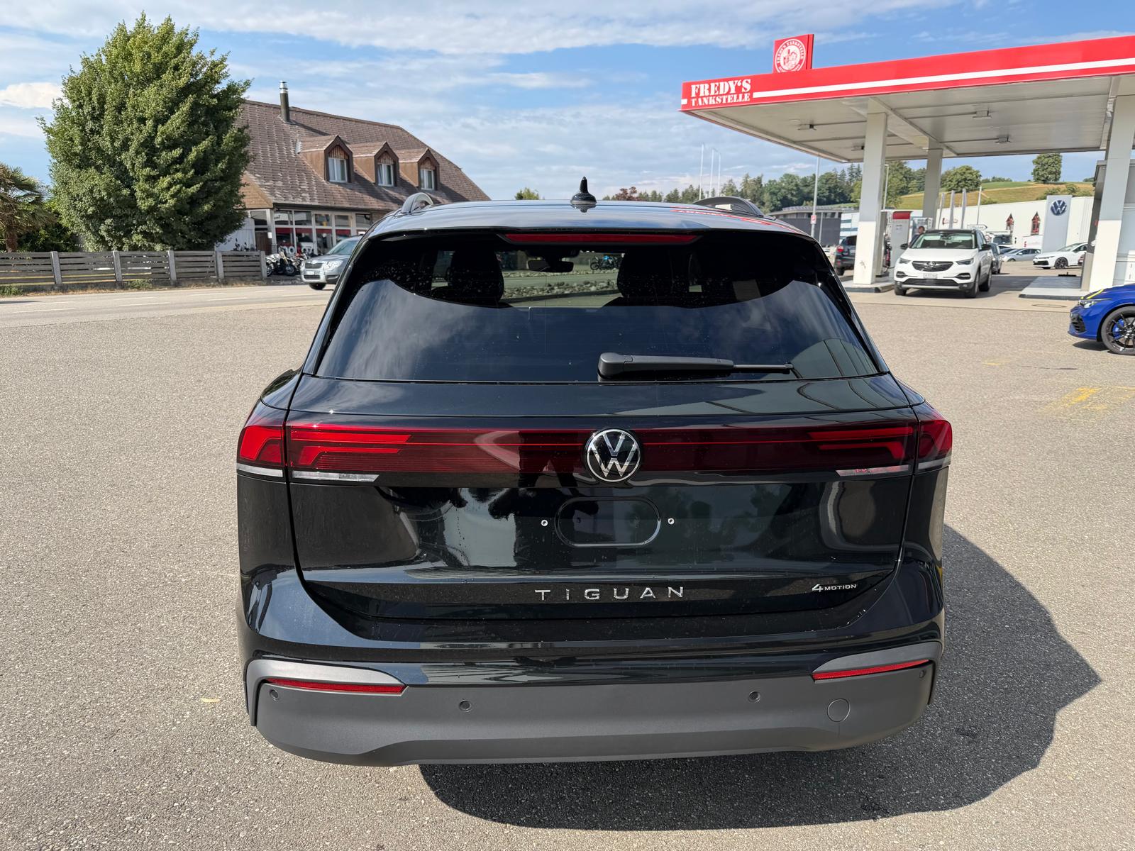 VW Tiguan 2.0 TSI DSG United 4Motion-image-3
