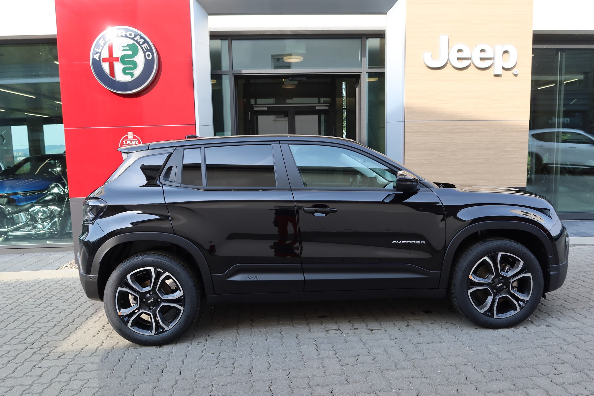 JEEP Avenger 1.2 Turbo Summit-image-2