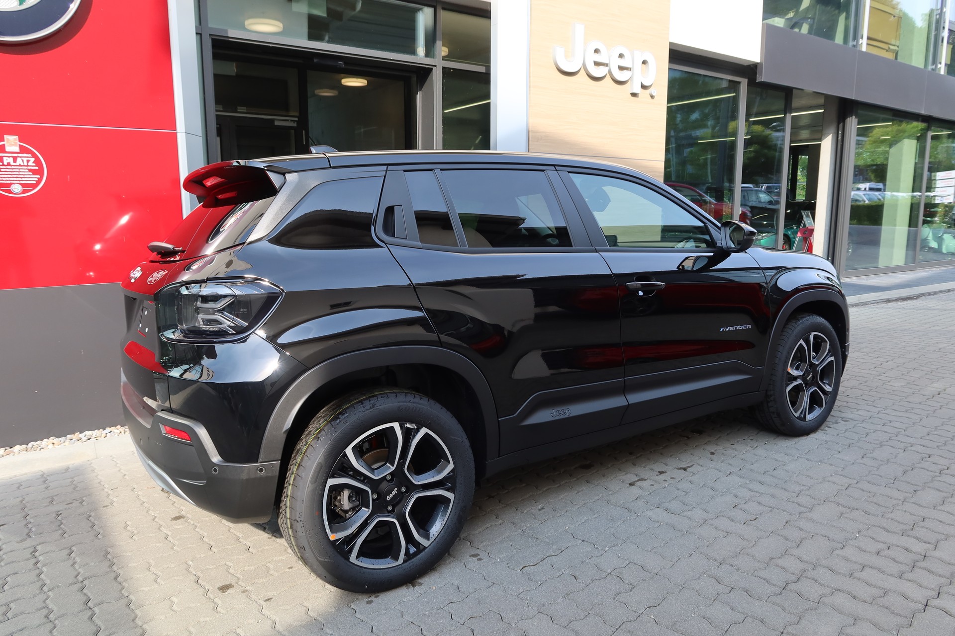 JEEP Avenger 1.2 Turbo Summit-image-3
