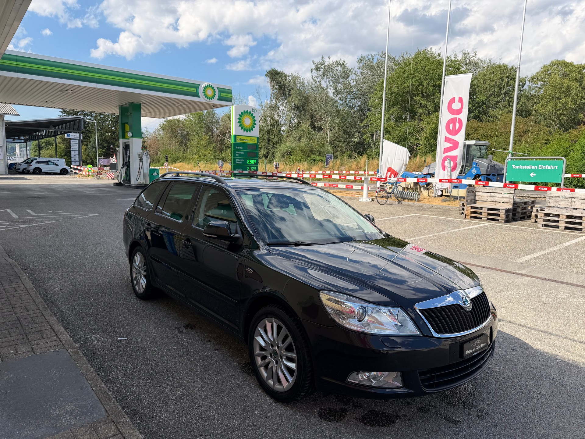 SKODA Octavia Combi 2.0 TDI Laurin & Klement 4x4 DSG-image-2