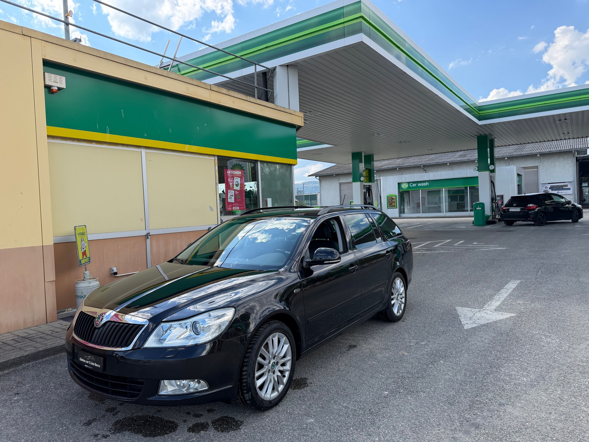 SKODA Octavia Combi 2.0 TDI Laurin & Klement 4x4 DSG-image-8