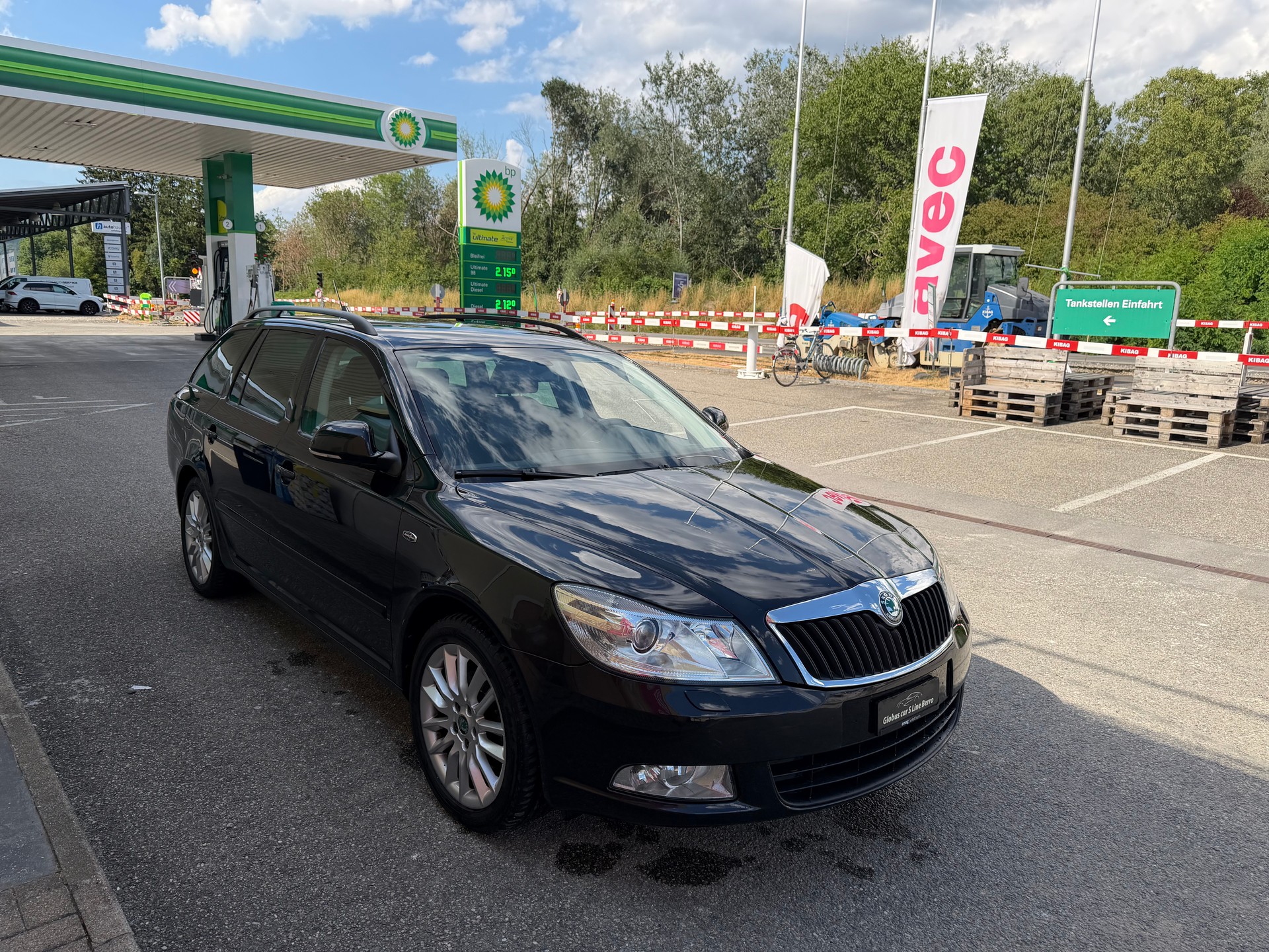 SKODA Octavia Combi 2.0 TDI Laurin & Klement 4x4 DSG-image-1