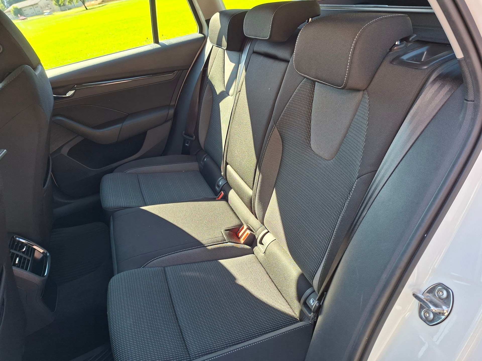 SKODA Octavia Combi 1.0 TSI mHEV DSG Ambition *ab MFK+8-fach bereift m. Pneu*-image-13