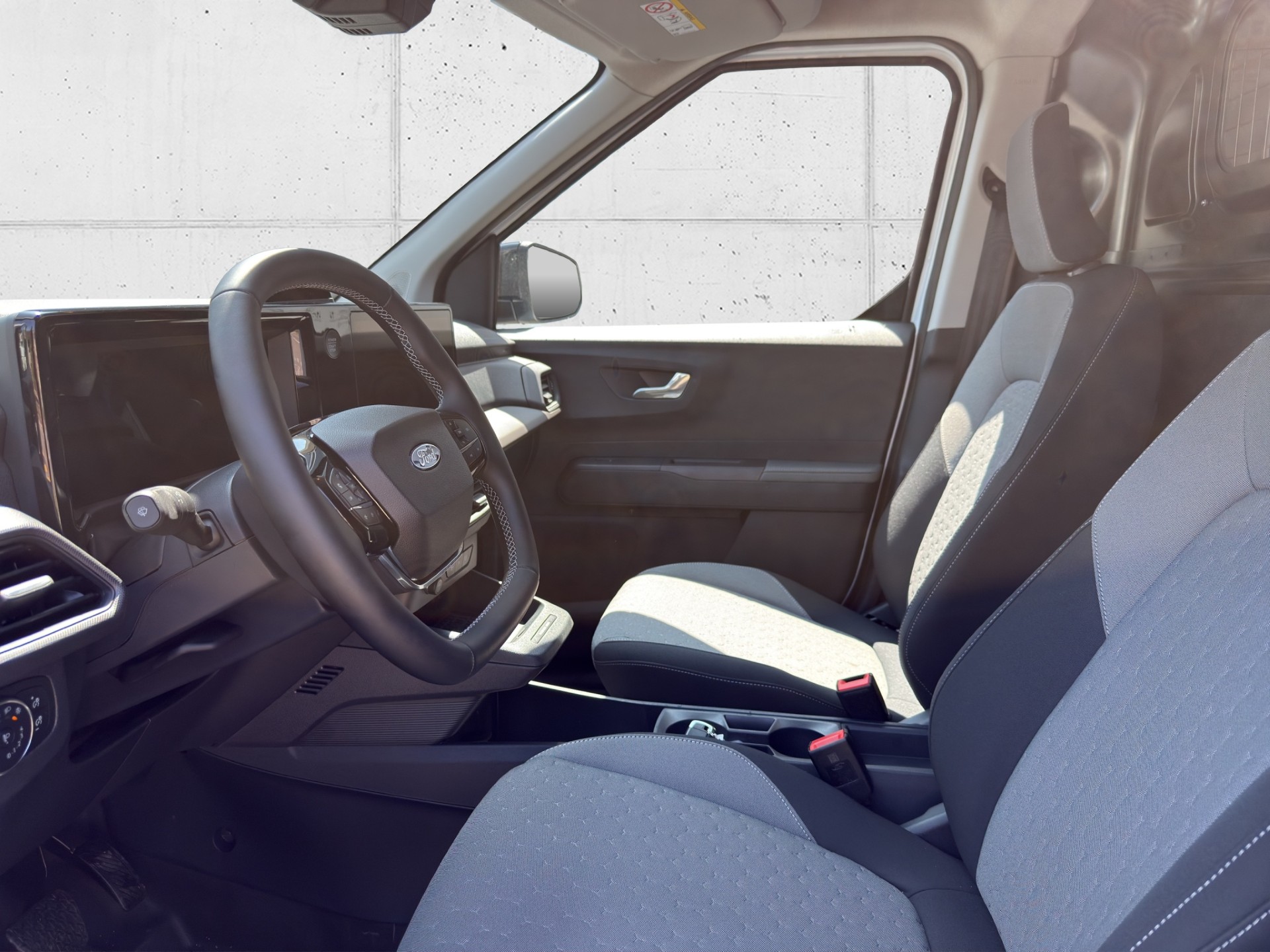 FORD E-Transit Courier Van Limited-image-8