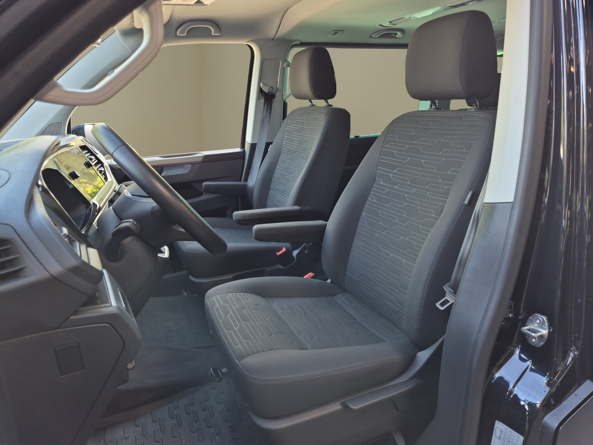 VW T6.1 Multivan 2.0 Bi-TDI Comfortline 4Motion DSG-image-8