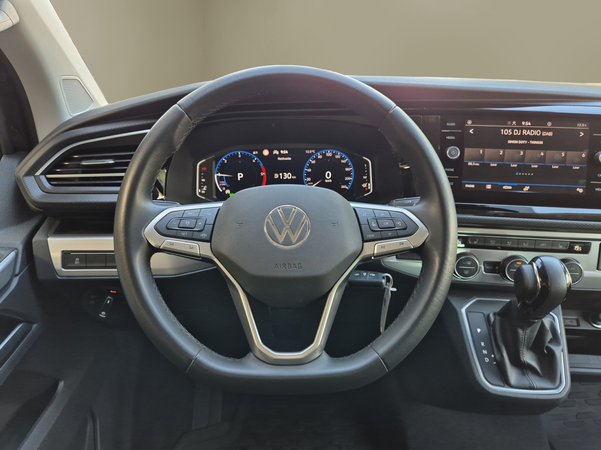 VW T6.1 Multivan 2.0 Bi-TDI Comfortline 4Motion DSG-image-11
