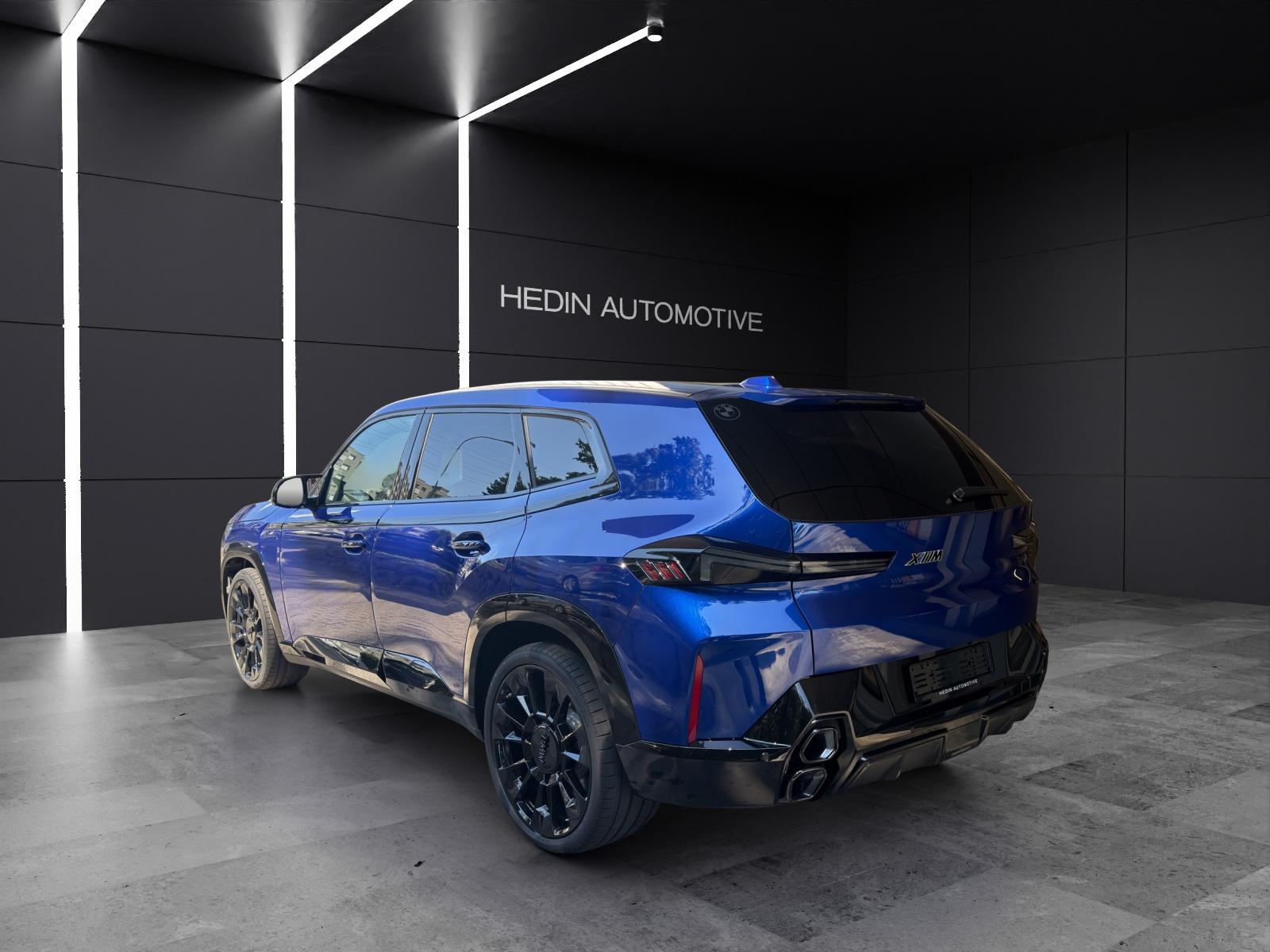 BMW XM 50e Plug-in Hybrid-showroom-element-2