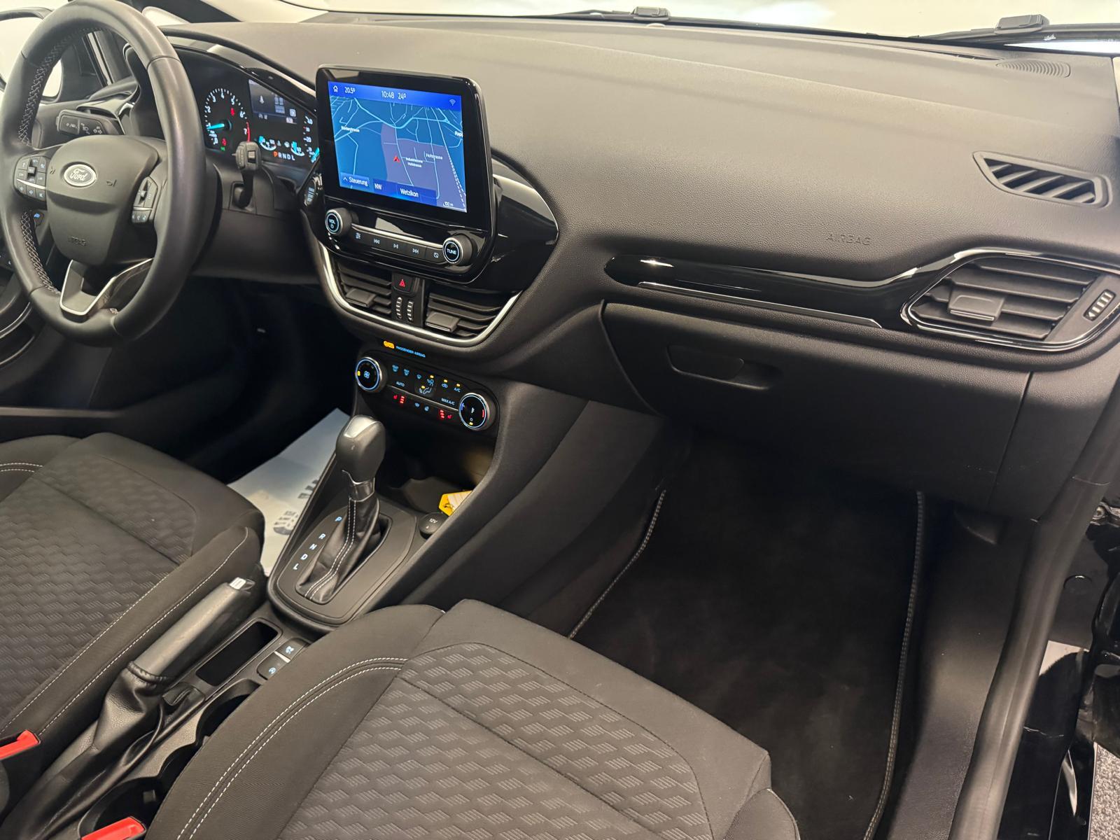FORD Fiesta 1.0 EcoB Hybrid Titanium X-image-10