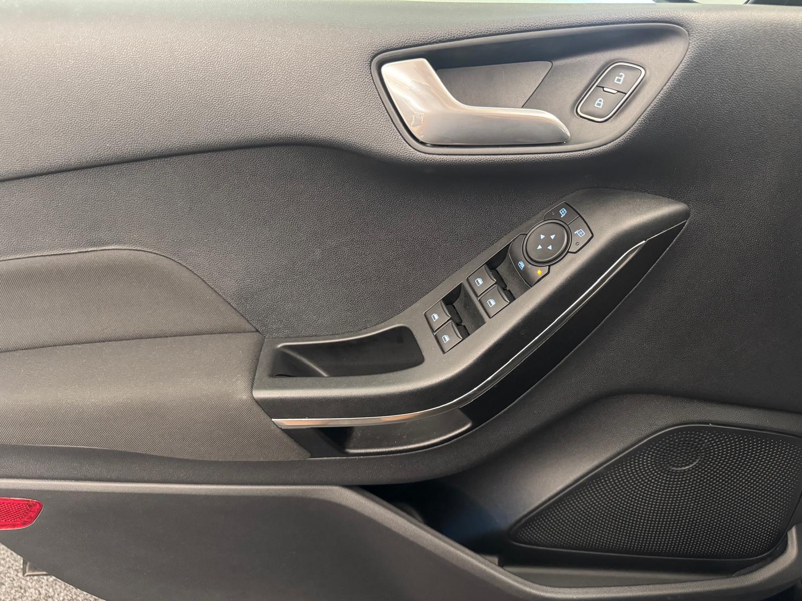 FORD Fiesta 1.0 EcoB Hybrid Titanium X-image-15