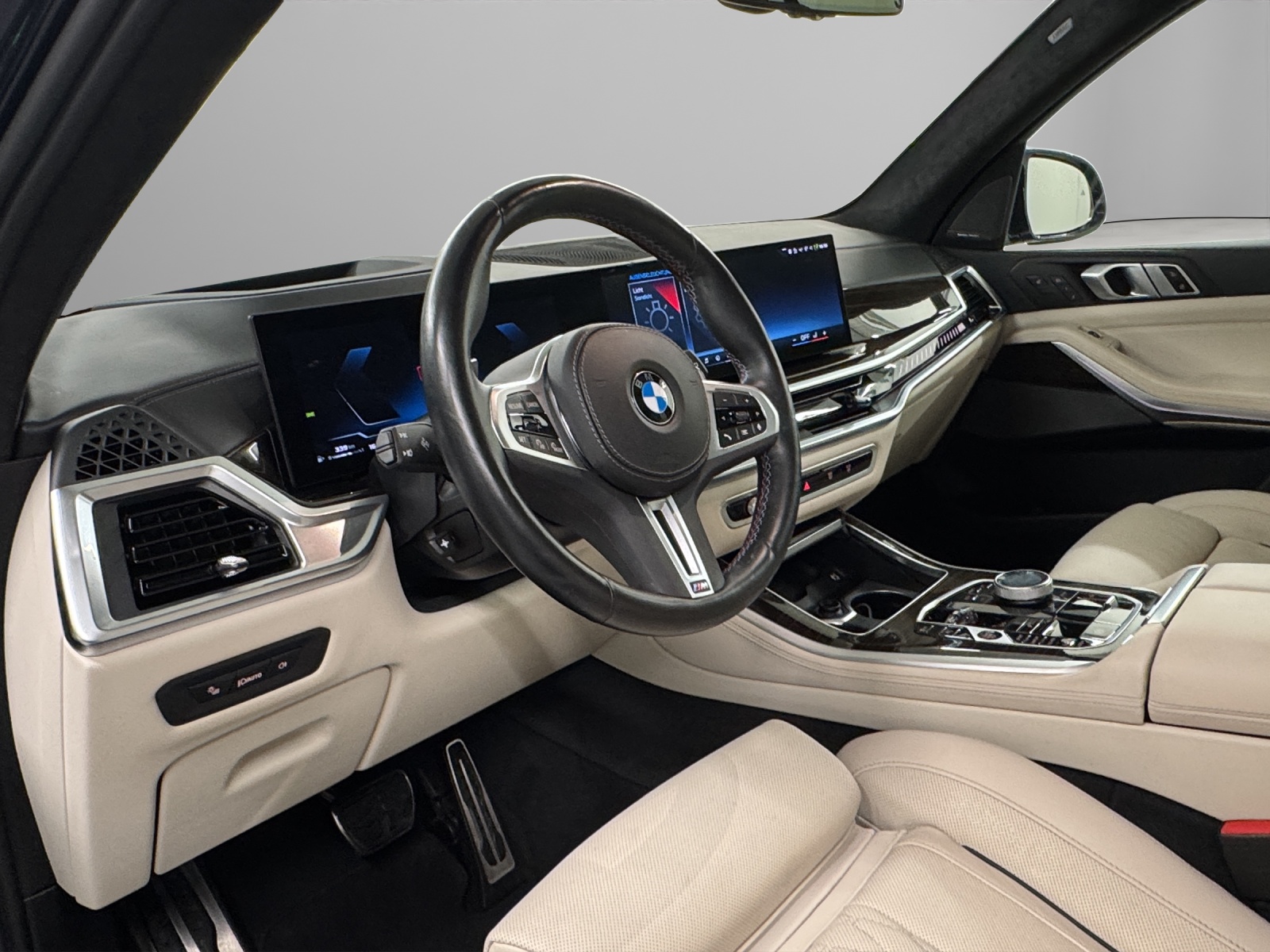 BMW X5 M60i xDrive-image-11