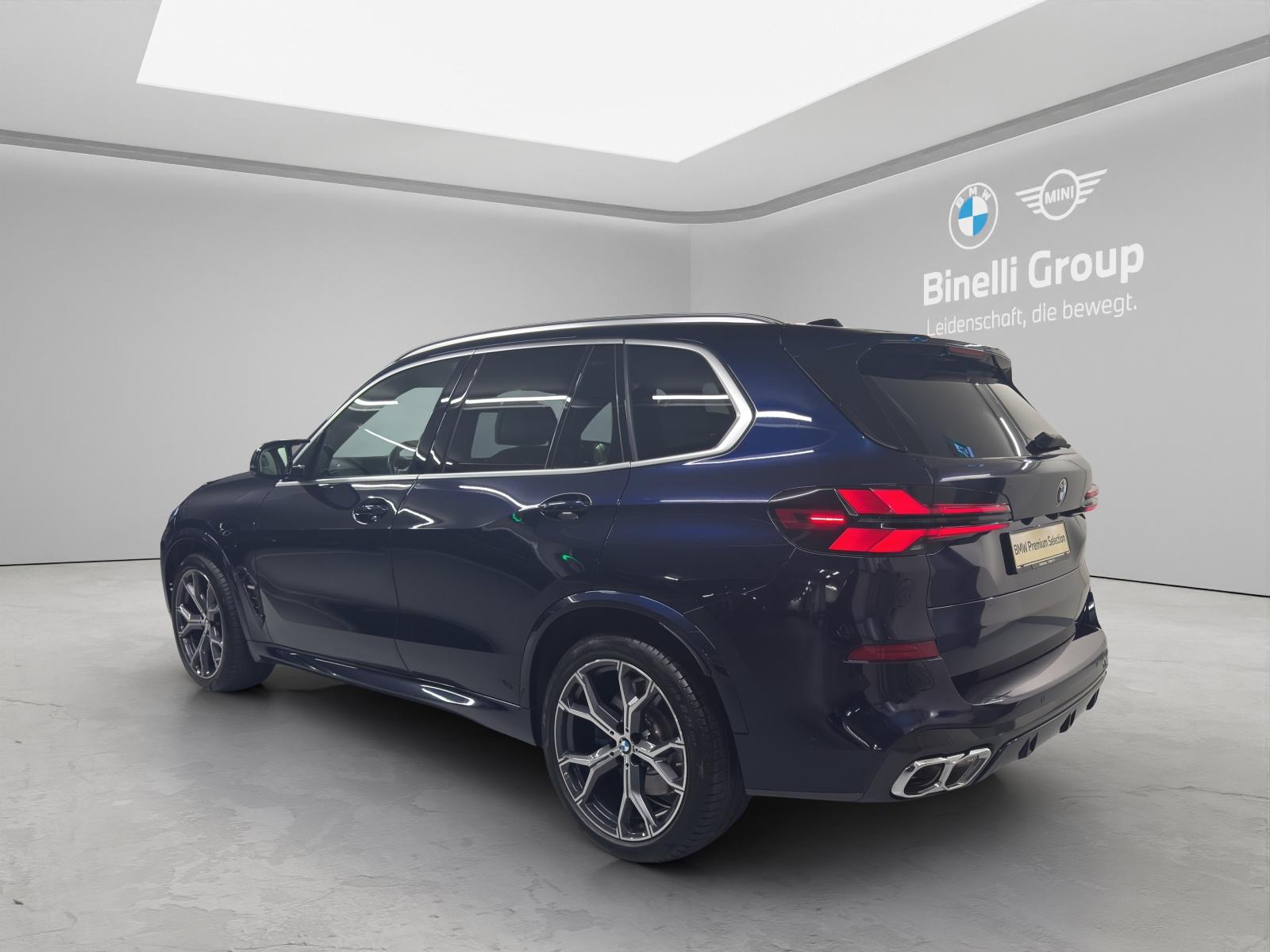 BMW X5 M60i xDrive-showroom-element-2
