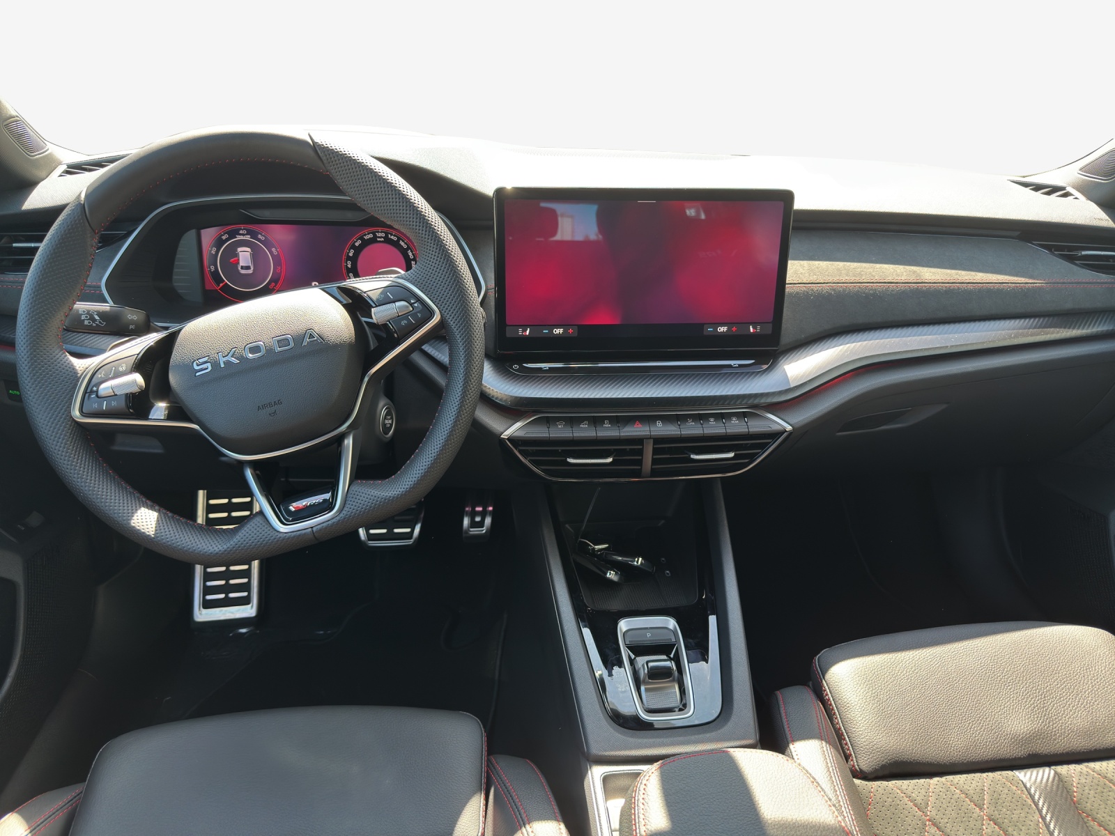 SKODA Octavia Combi 2.0 TSI DSG RS 30 Years Edition-image-8