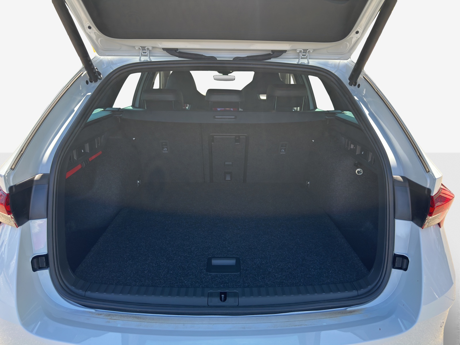 SKODA Octavia Combi 2.0 TSI DSG RS 30 Years Edition-image-12