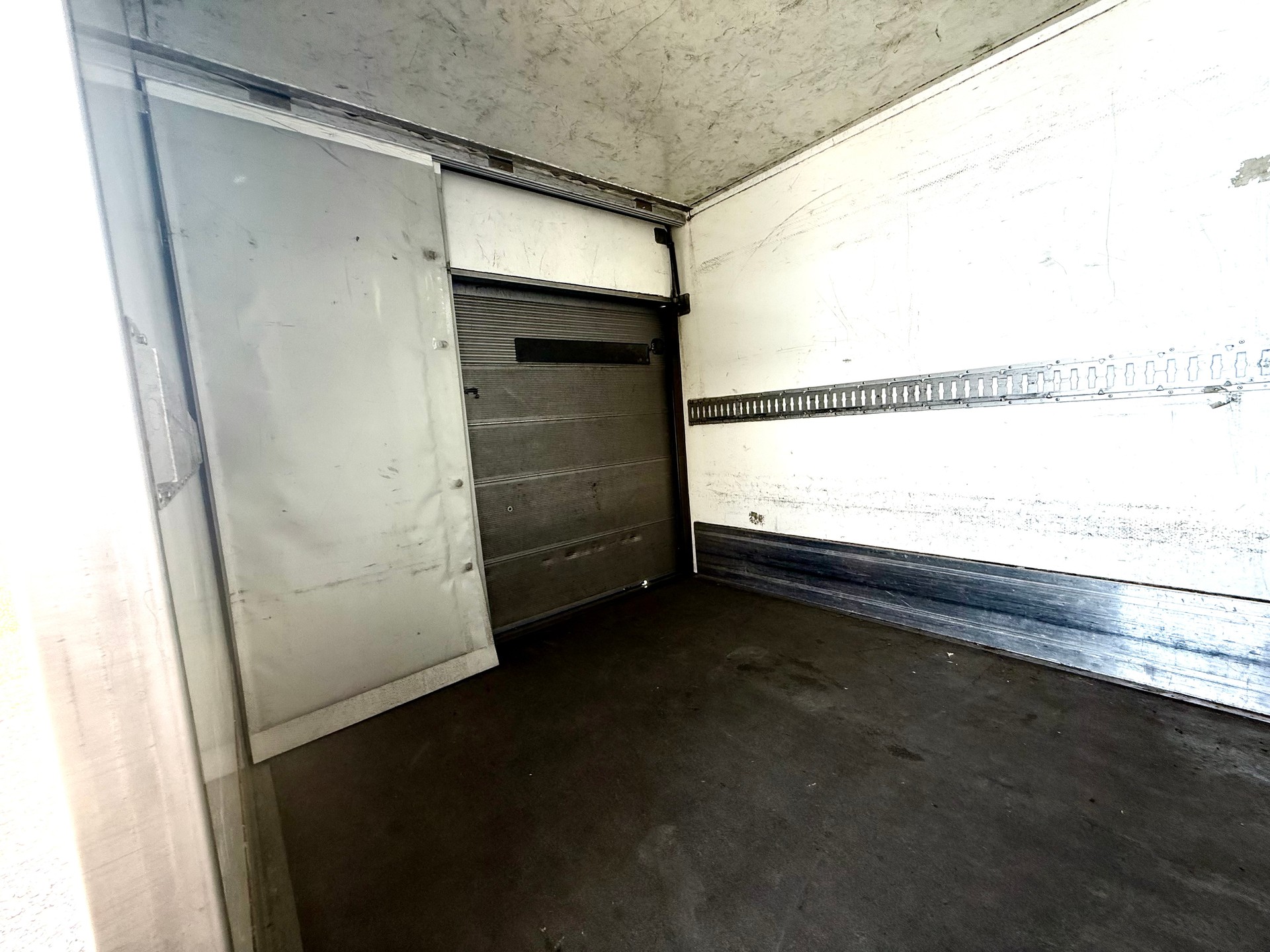 VW T6 2.0 TDI Kühlwagen mit Hebebühne-image-10