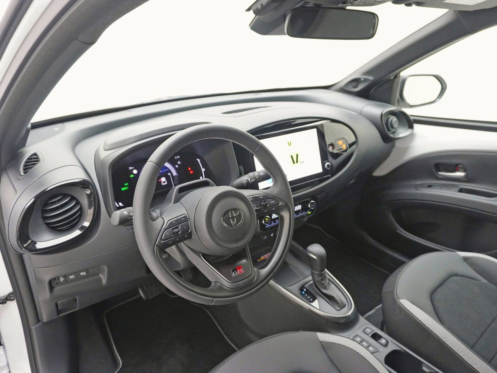 TOYOTA Aygo X 1.5 VVT-i HSD GR Sport ** mit JBL HiFi 😎 **-image-8