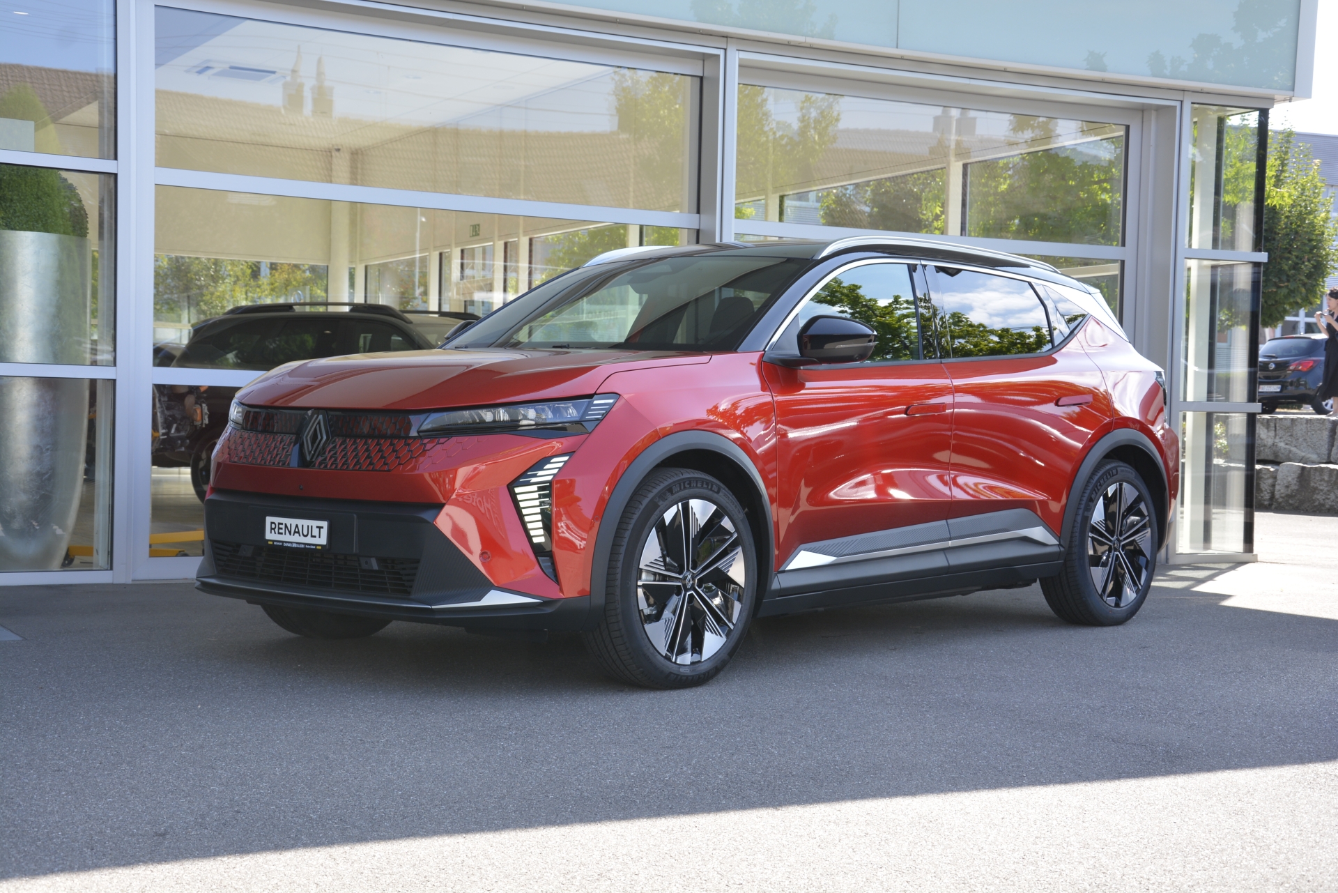 RENAULT SCENIC E-TECH ELECTRIC iconic 220 PS Long Range-image-0