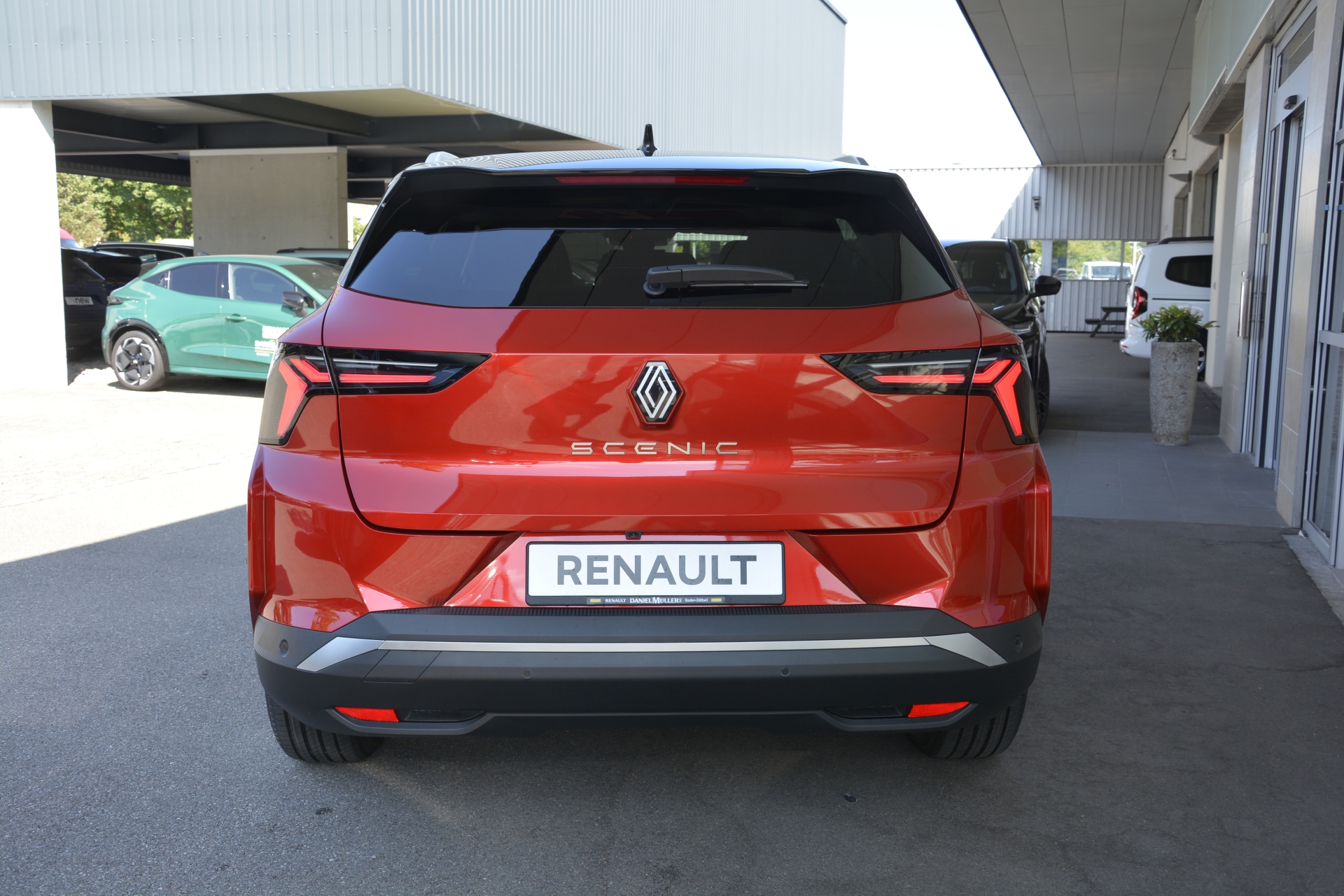 RENAULT SCENIC E-TECH ELECTRIC iconic 220 PS Long Range-image-4