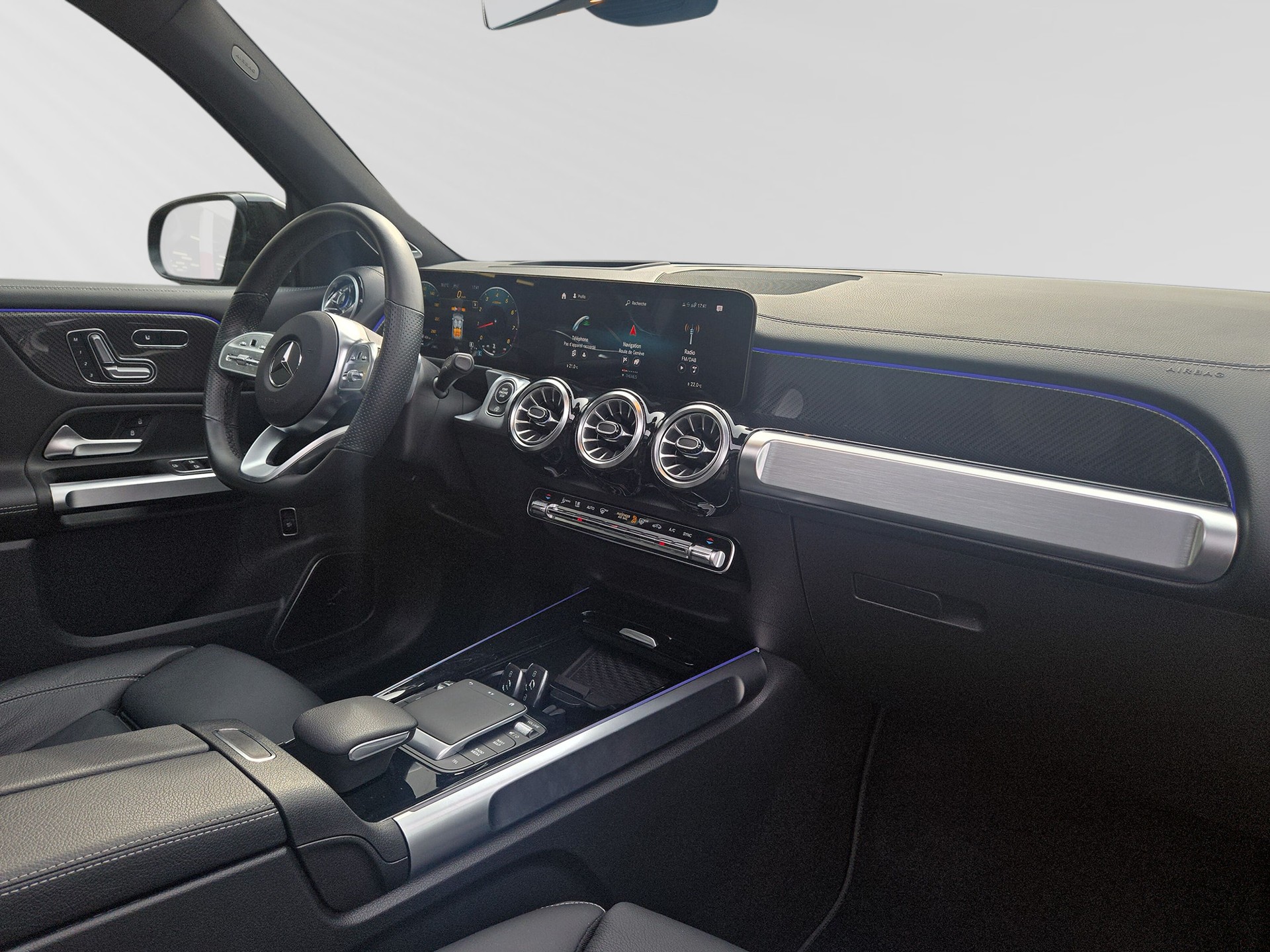 MERCEDES-BENZ GLB 250 4Matic AMG Line 8G-Tronic-image-5