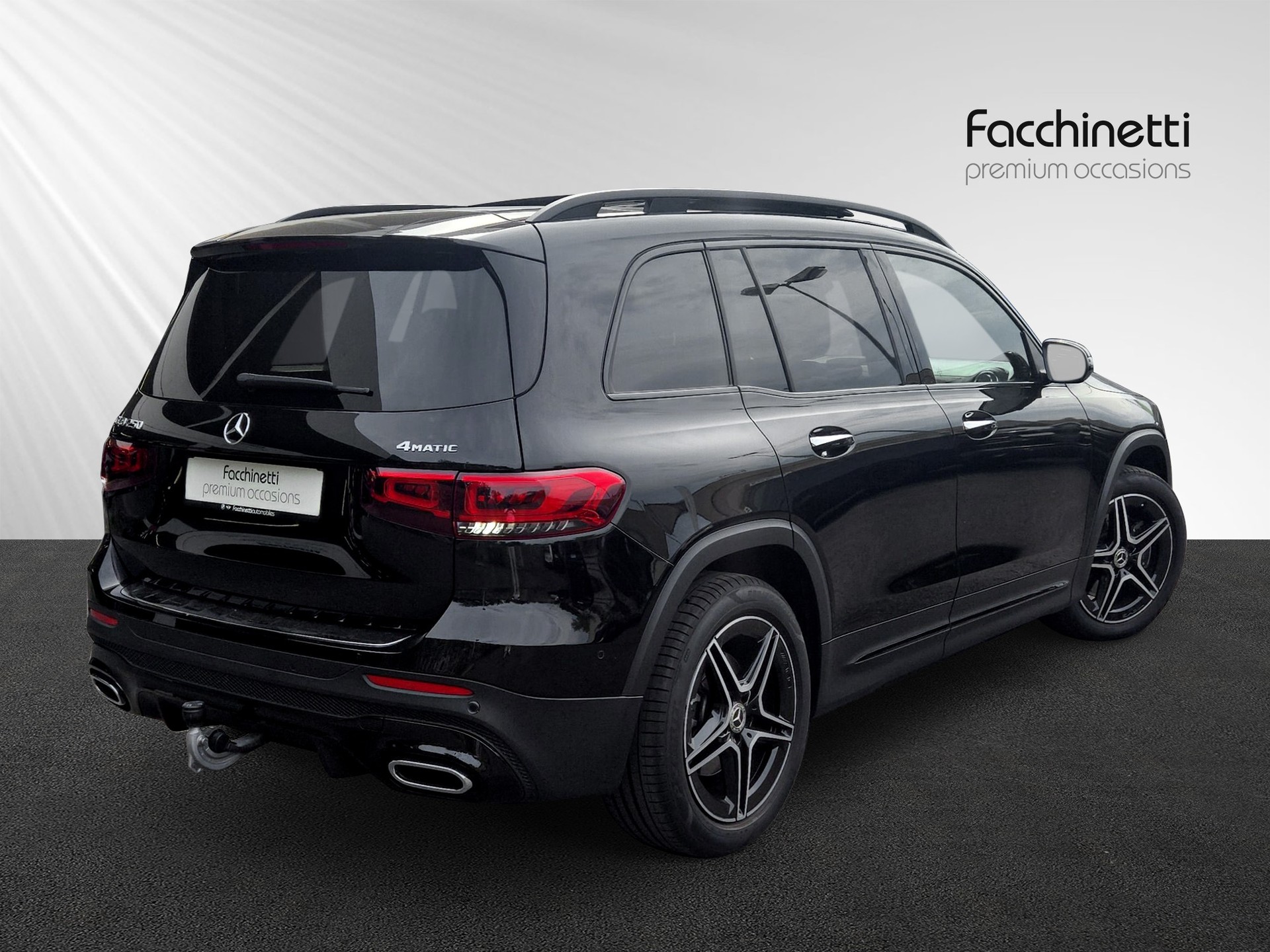 MERCEDES-BENZ GLB 250 4Matic AMG Line 8G-Tronic-image-2