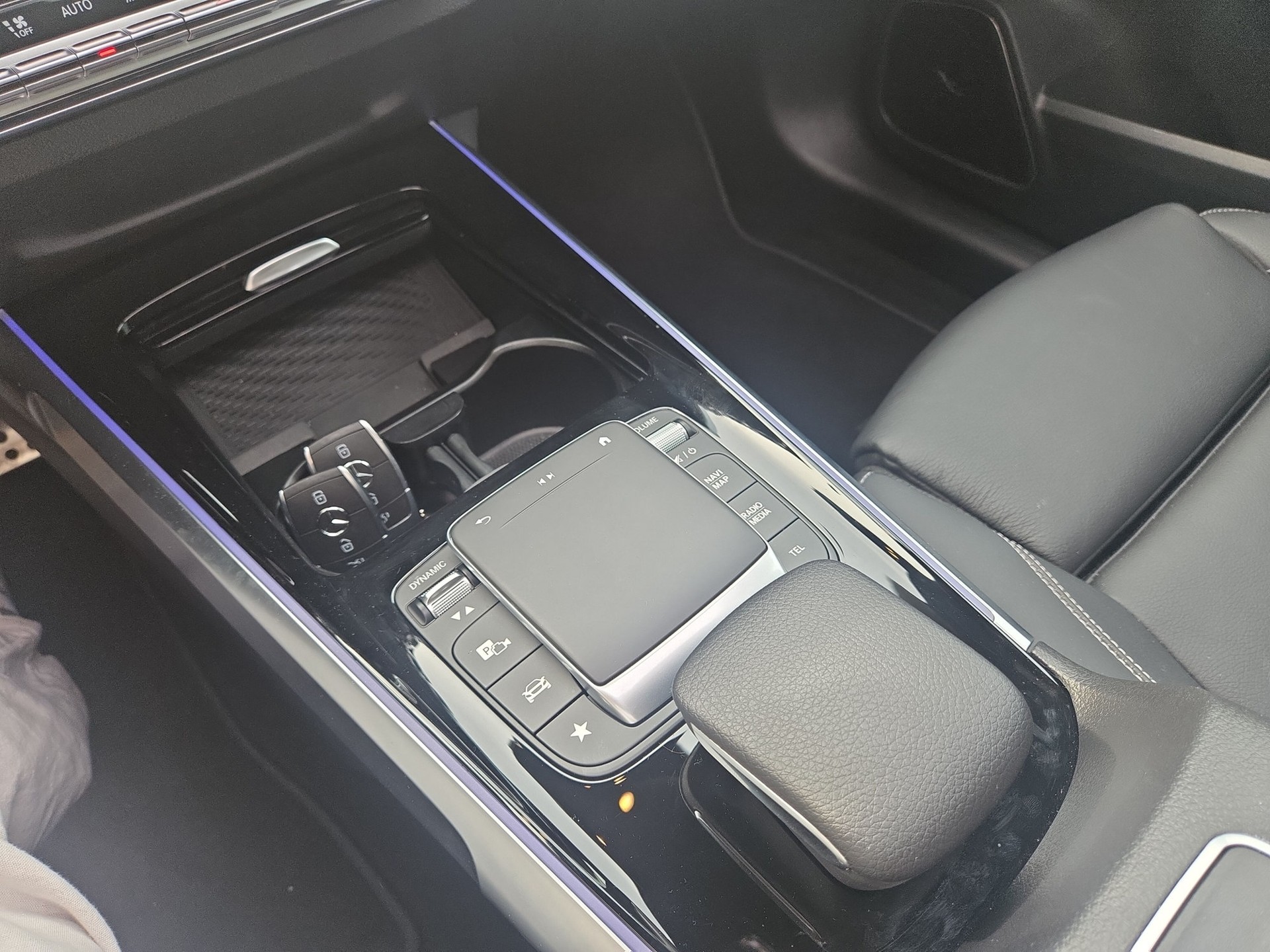 MERCEDES-BENZ GLB 250 4Matic AMG Line 8G-Tronic-image-17
